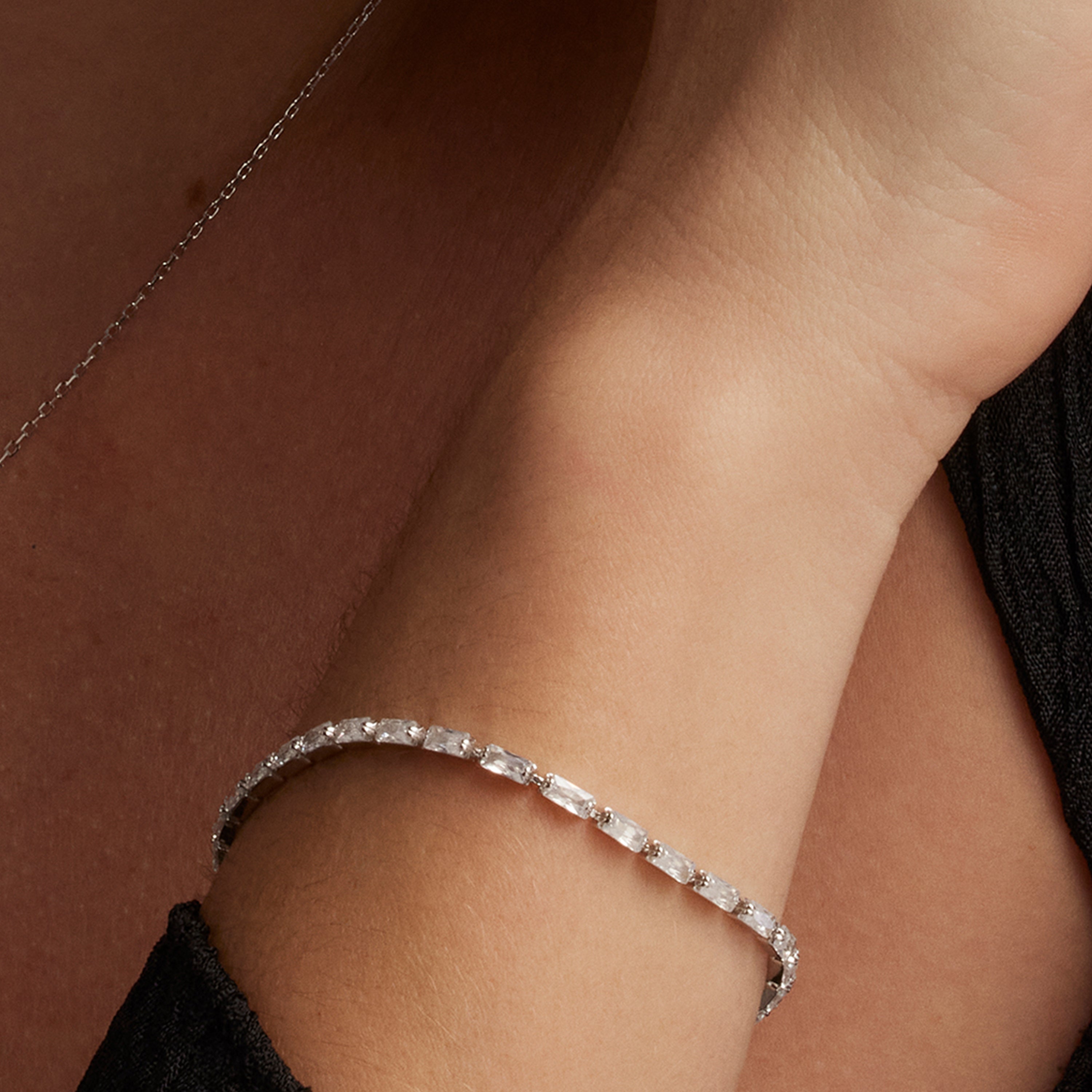 Bracciale in Argento Sterling 925 con Zirconia Cubica brillante finito in rodio - Alku
