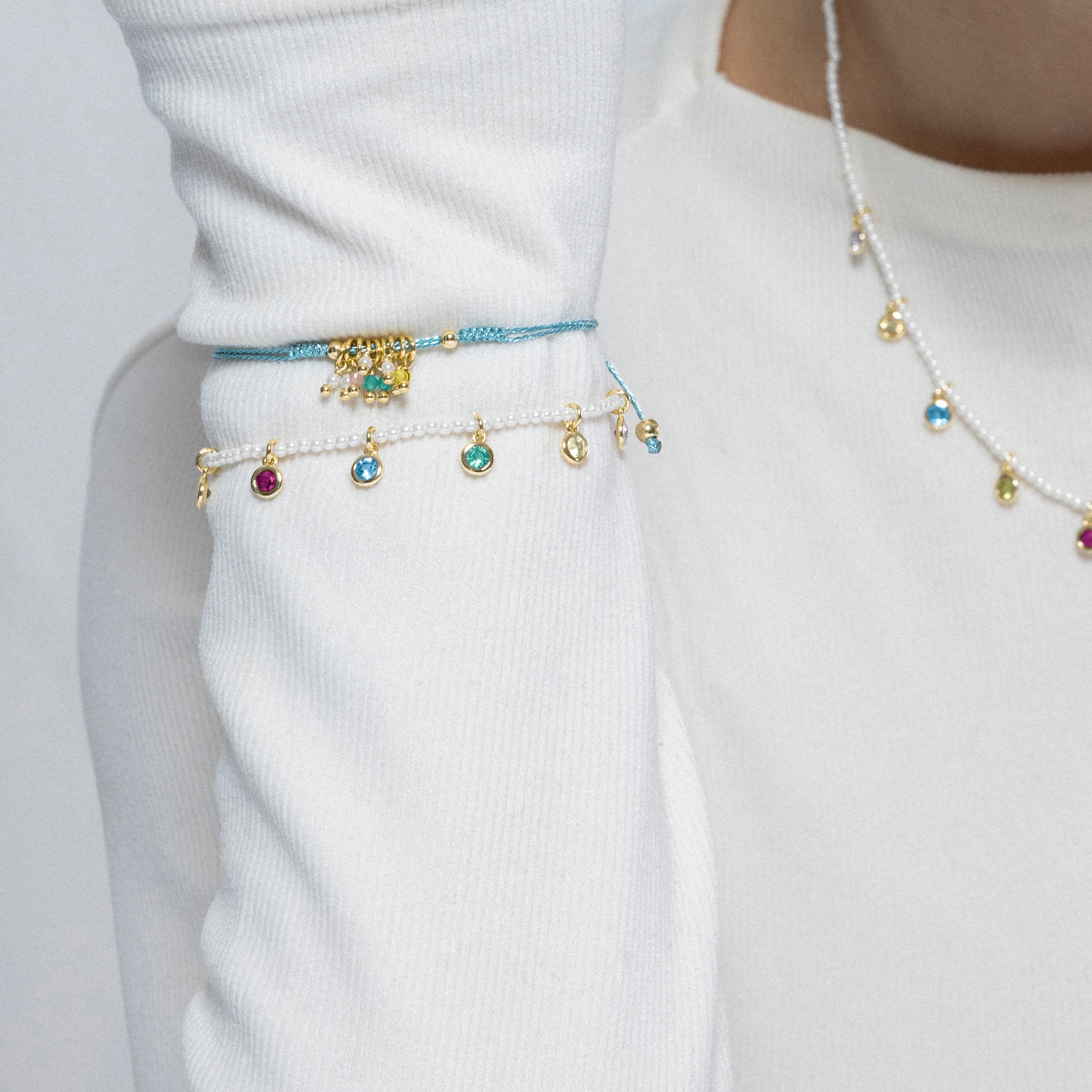 925er Sterling Silberarmband mit weißer Perle, vergoldet mit 18K Gelbgold - Alori