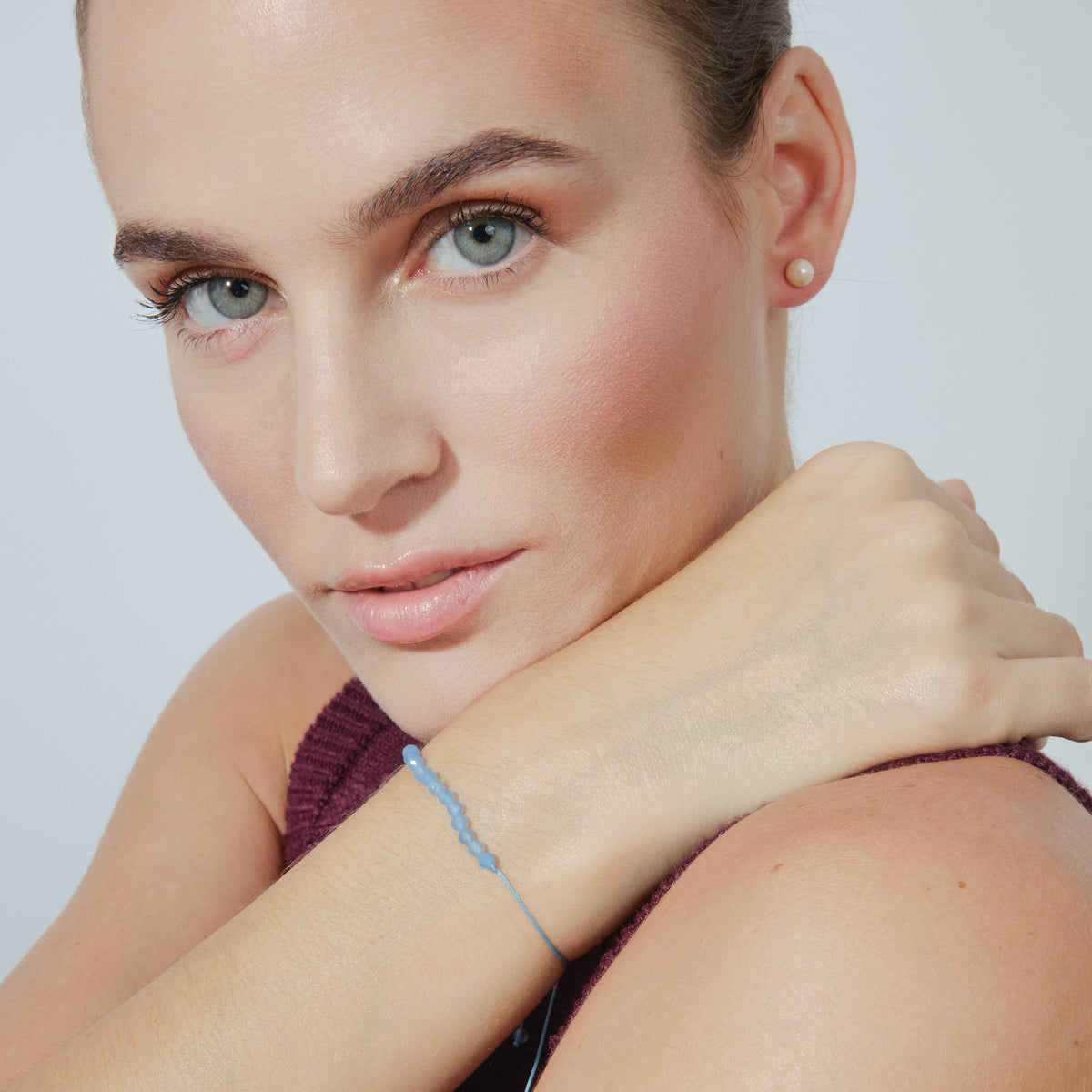 Armband aus 925 Sterlingsilber mit blau-türkisfarbenem Jade, rhodiniert - Aquisa