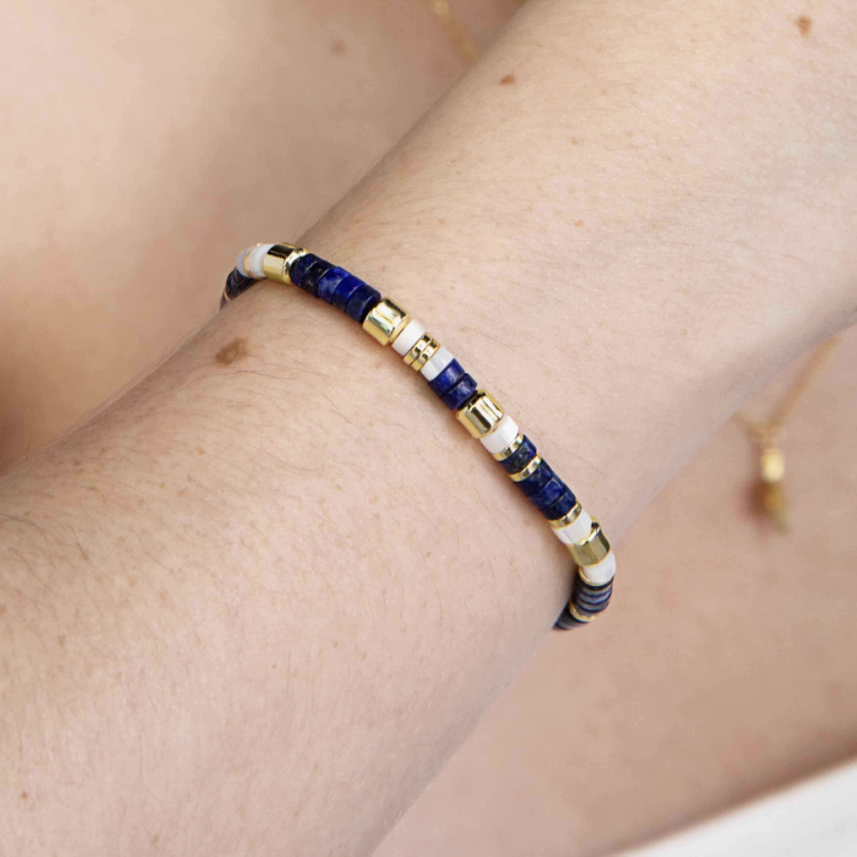 Pulseira de Prata de Lei 925 com Lápis-lazúli Natural acabada em ouro amarelo 18K - Ihun