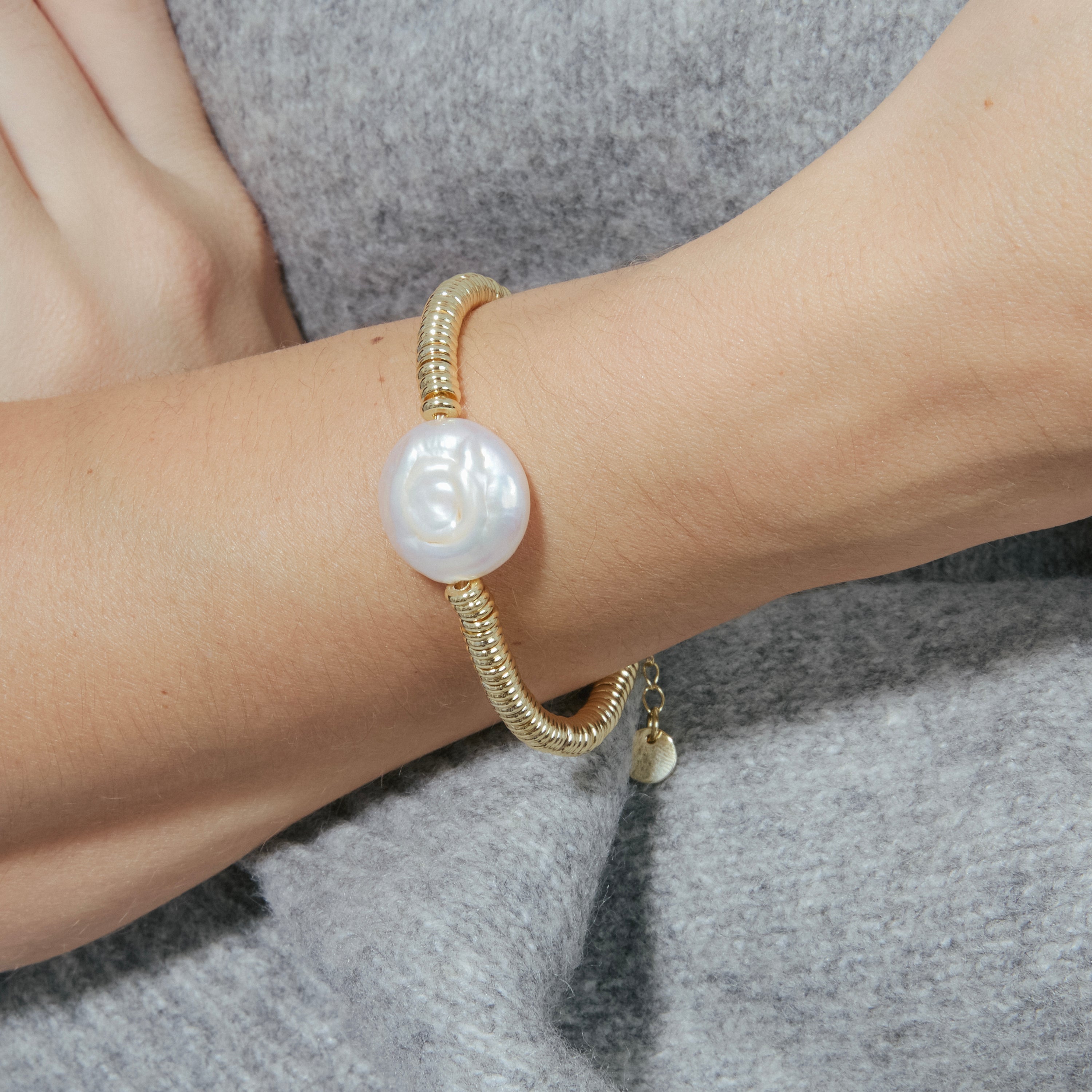 Golden Hematite Bracelet finished in 18K yellow gold - Siever
