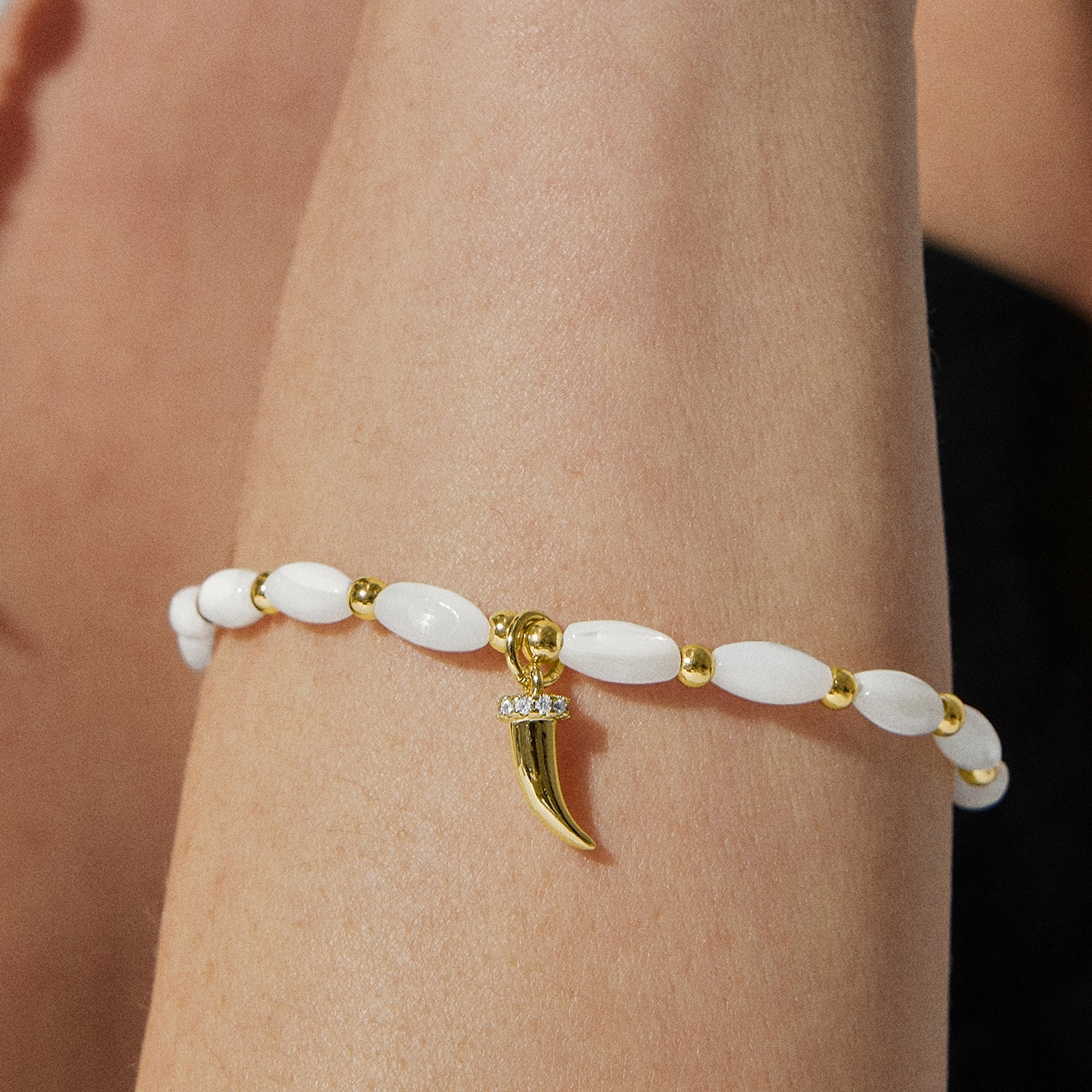 Bracelet en argent sterling 925 avec nacre blanche fini en or jaune 18K - Syme