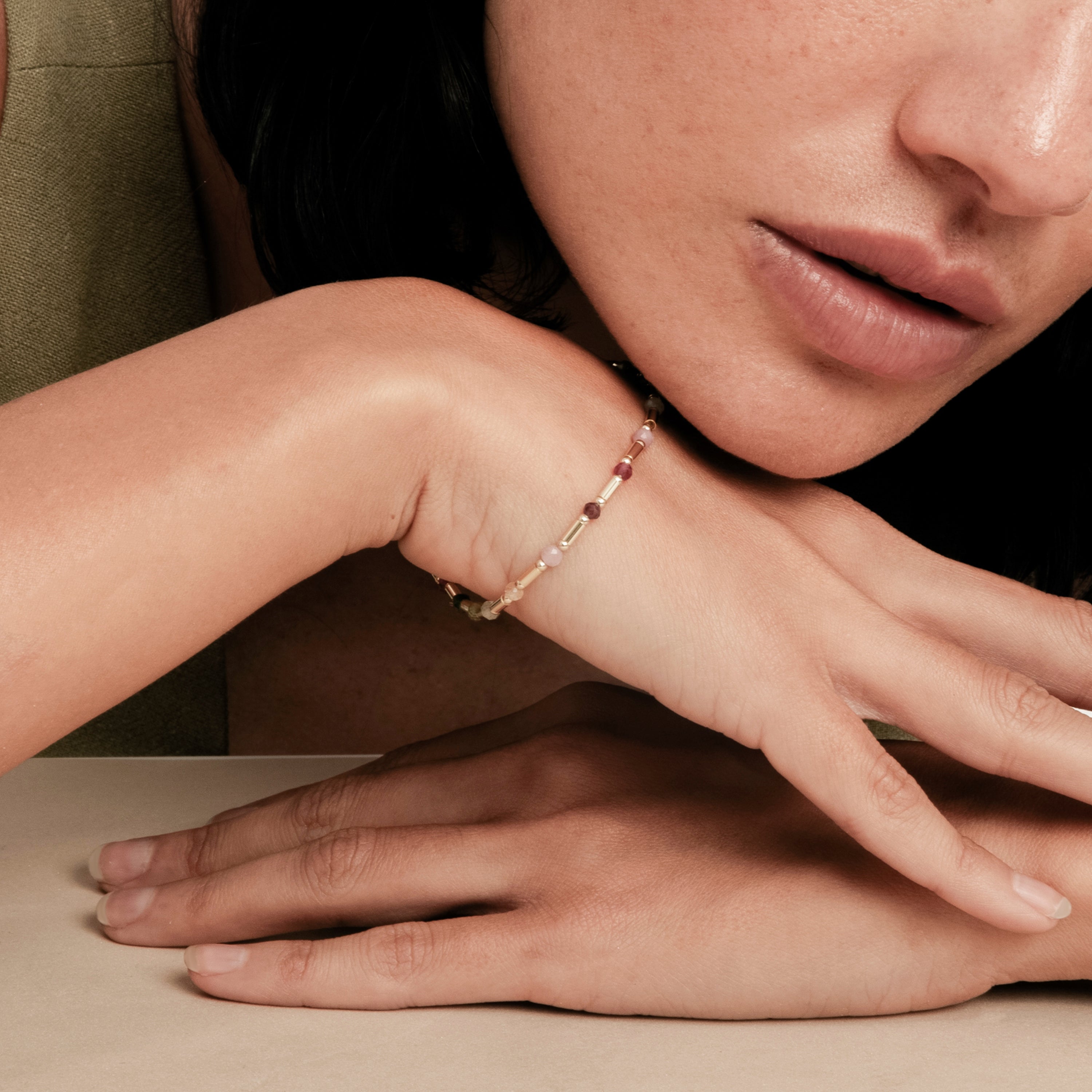 Armband aus 925 Sterlingsilber und mehrfarbigem Turmalin mit 18k Gelbgold-Finish - Otssy