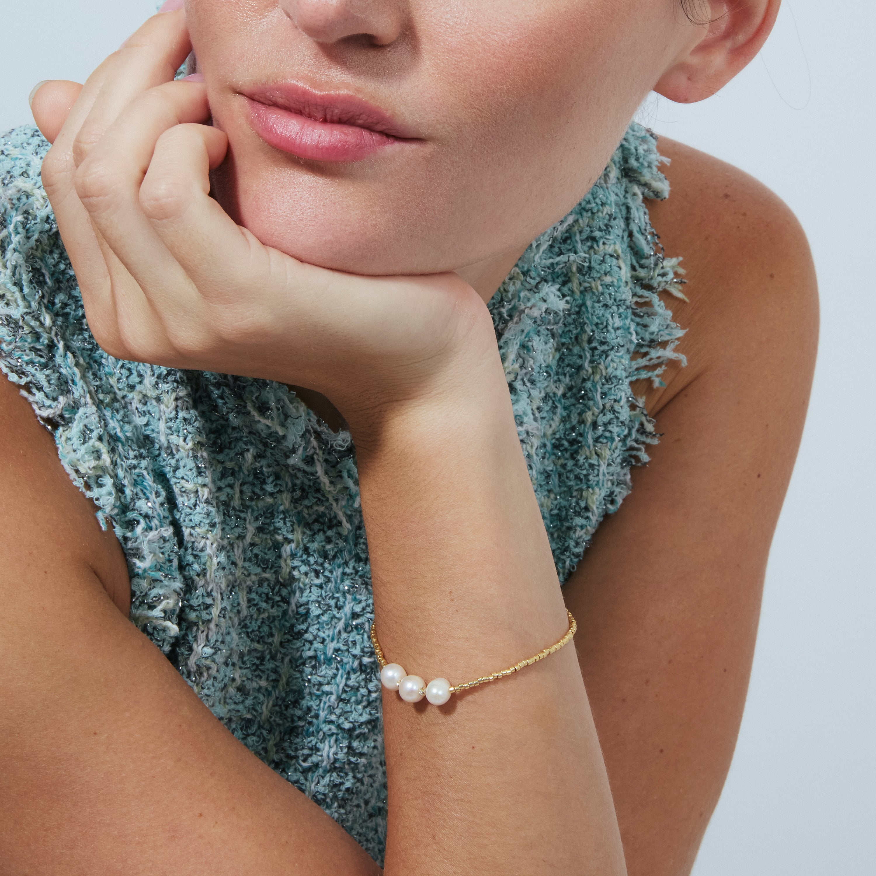Sterling Silver 925 Bracelet with White Pearl Finished in 18k Yellow Gold - Oschu