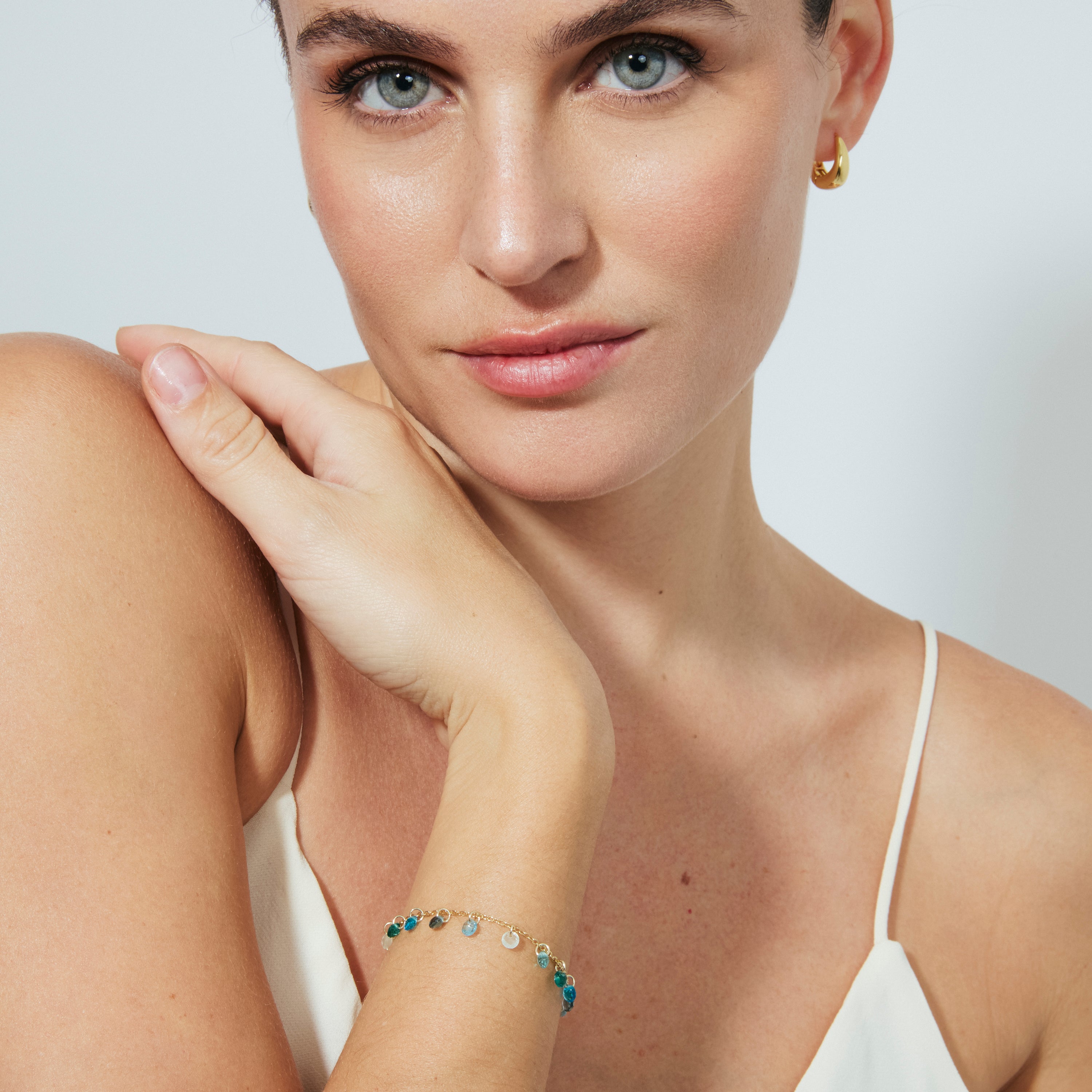 Pulsera de Plata de Ley 925 y Circonita Multicolor acabado en oro amarillo de 18k - Dorala