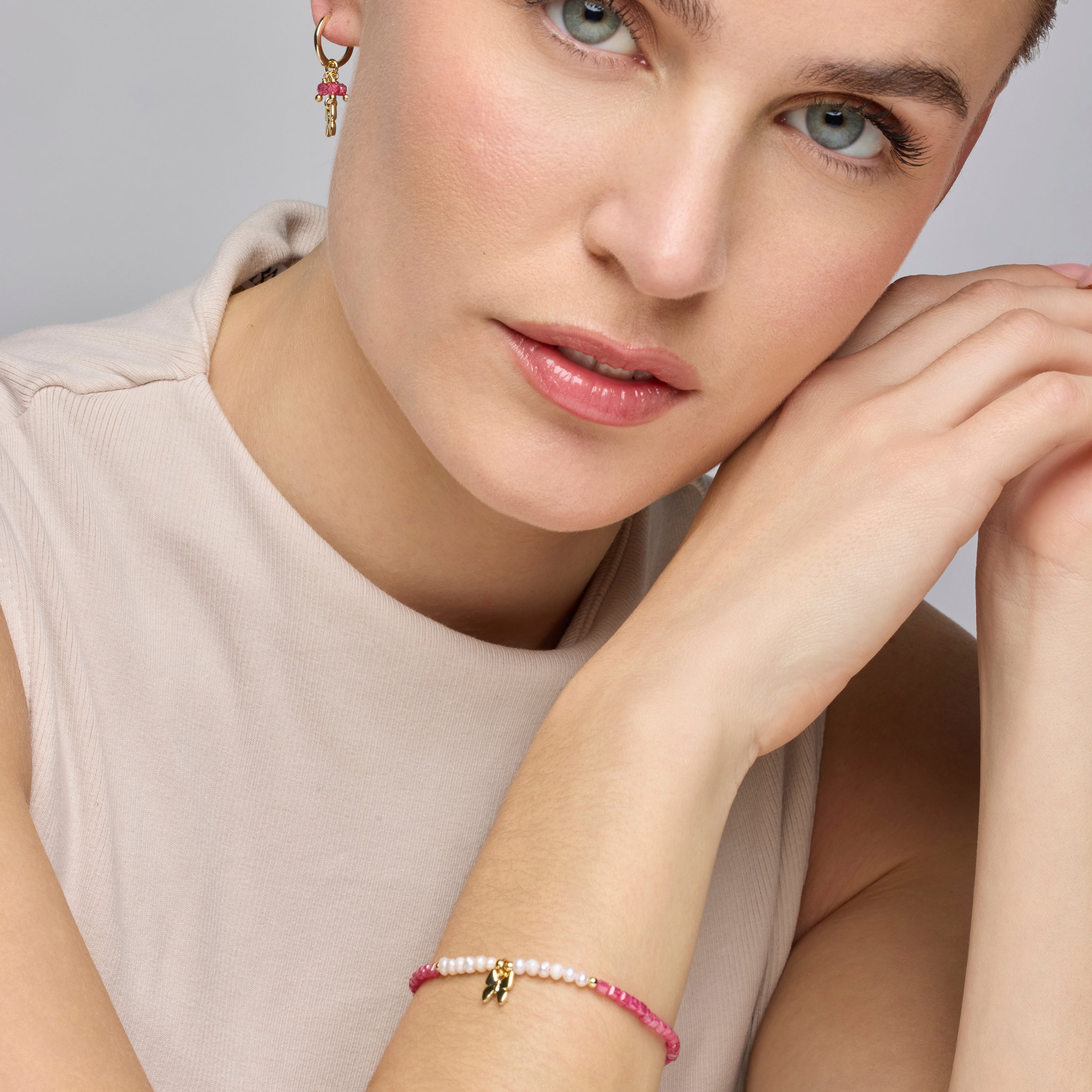 925 Sterling Silver Bracelet with White Pearl and 18k Yellow Gold Finish - Gama