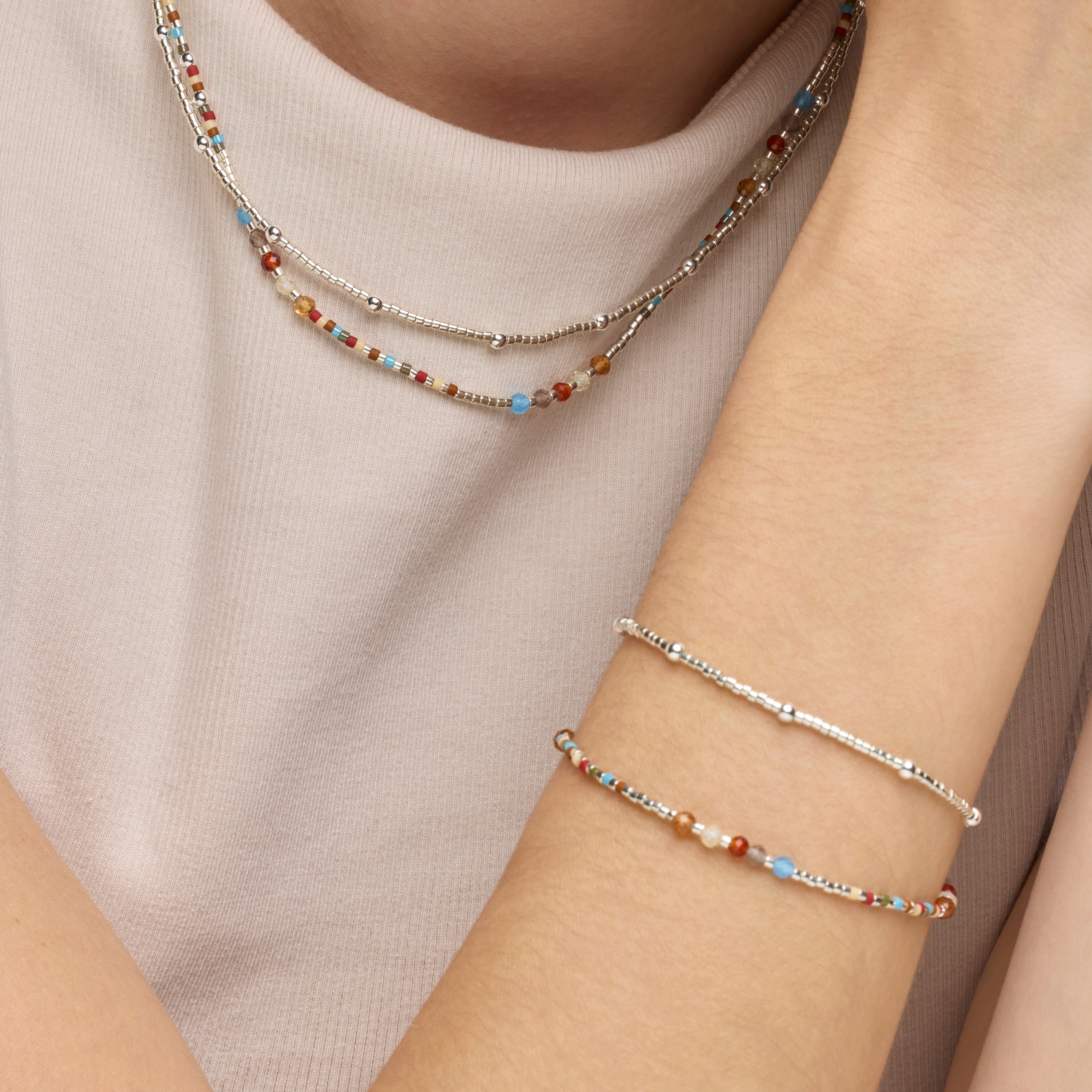 925er Sterlingsilberarmband mit Granat und Rhodium-Finish - Lareth