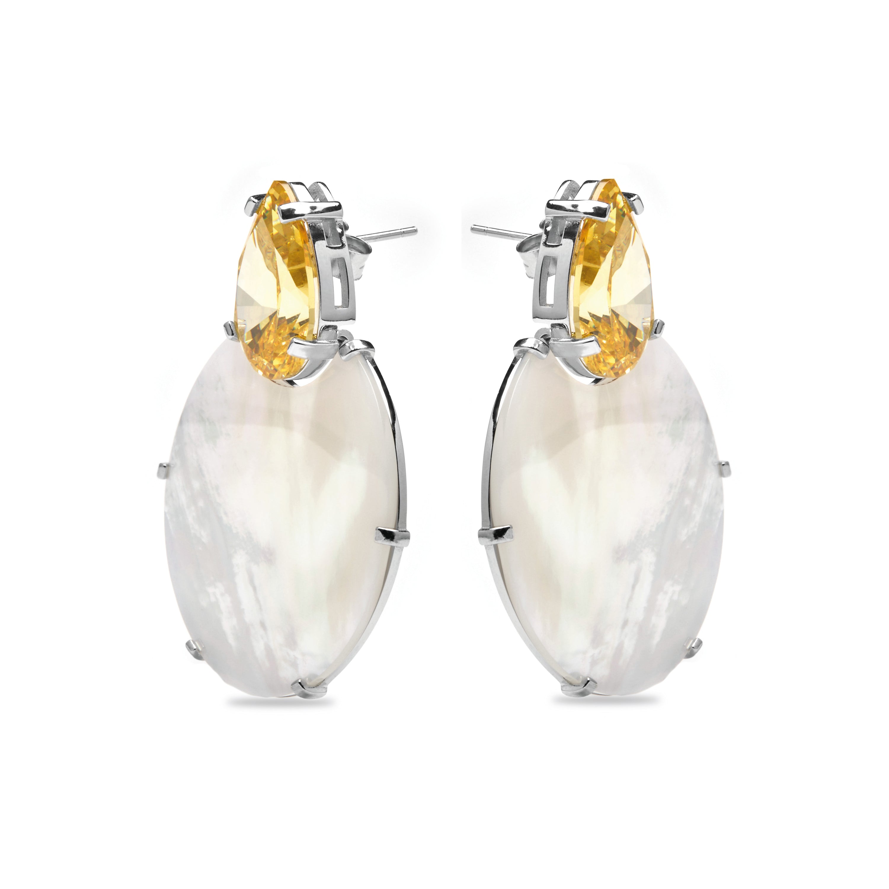 Pendientes de Plata de Ley 925 y Madreperla Blanca acabado oro amarillo de 18k - Mubi