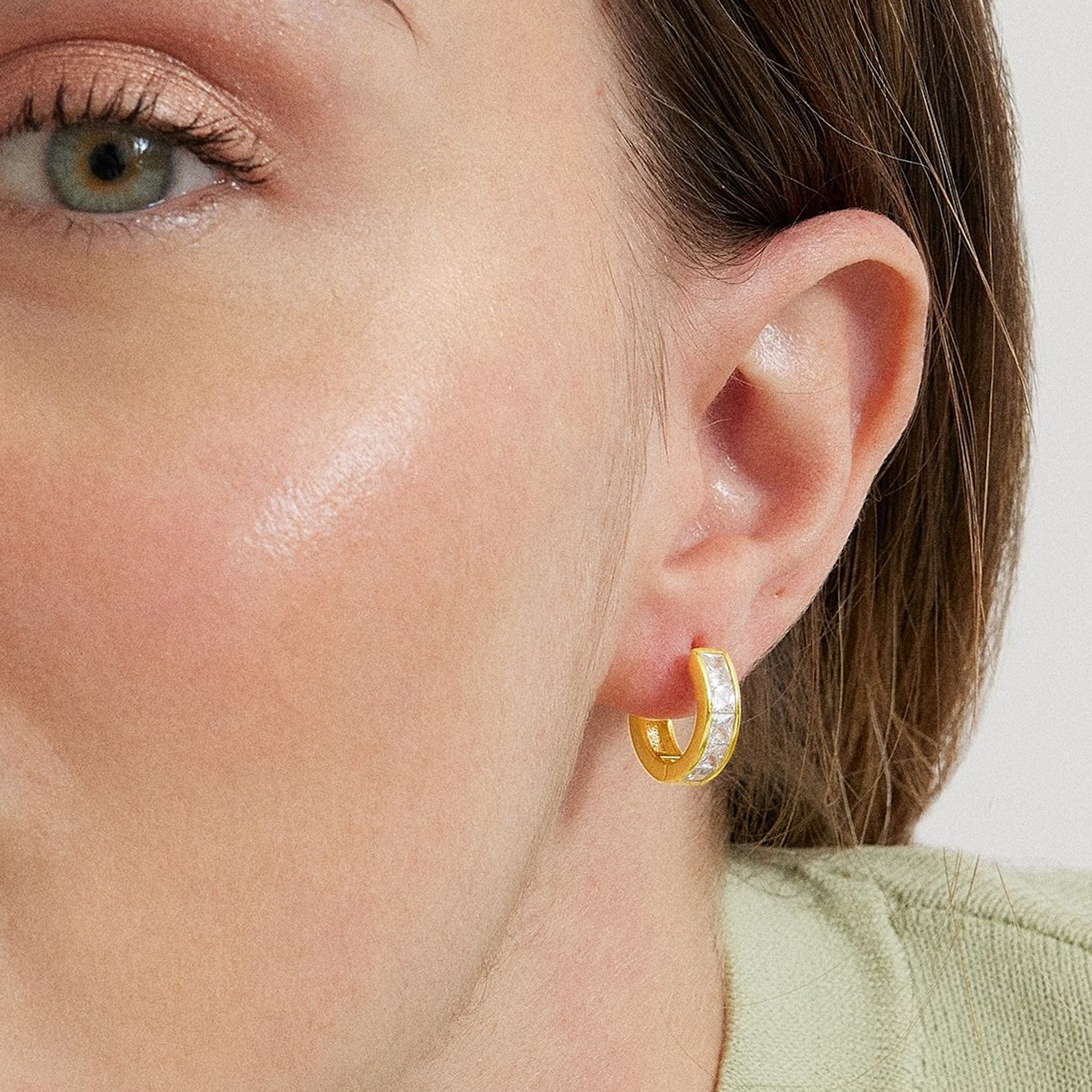 Pendientes de 10mm de diámetro de Plata de Ley 925 con Circonita Brillante acabados en oro amarillo de 18K - Essential