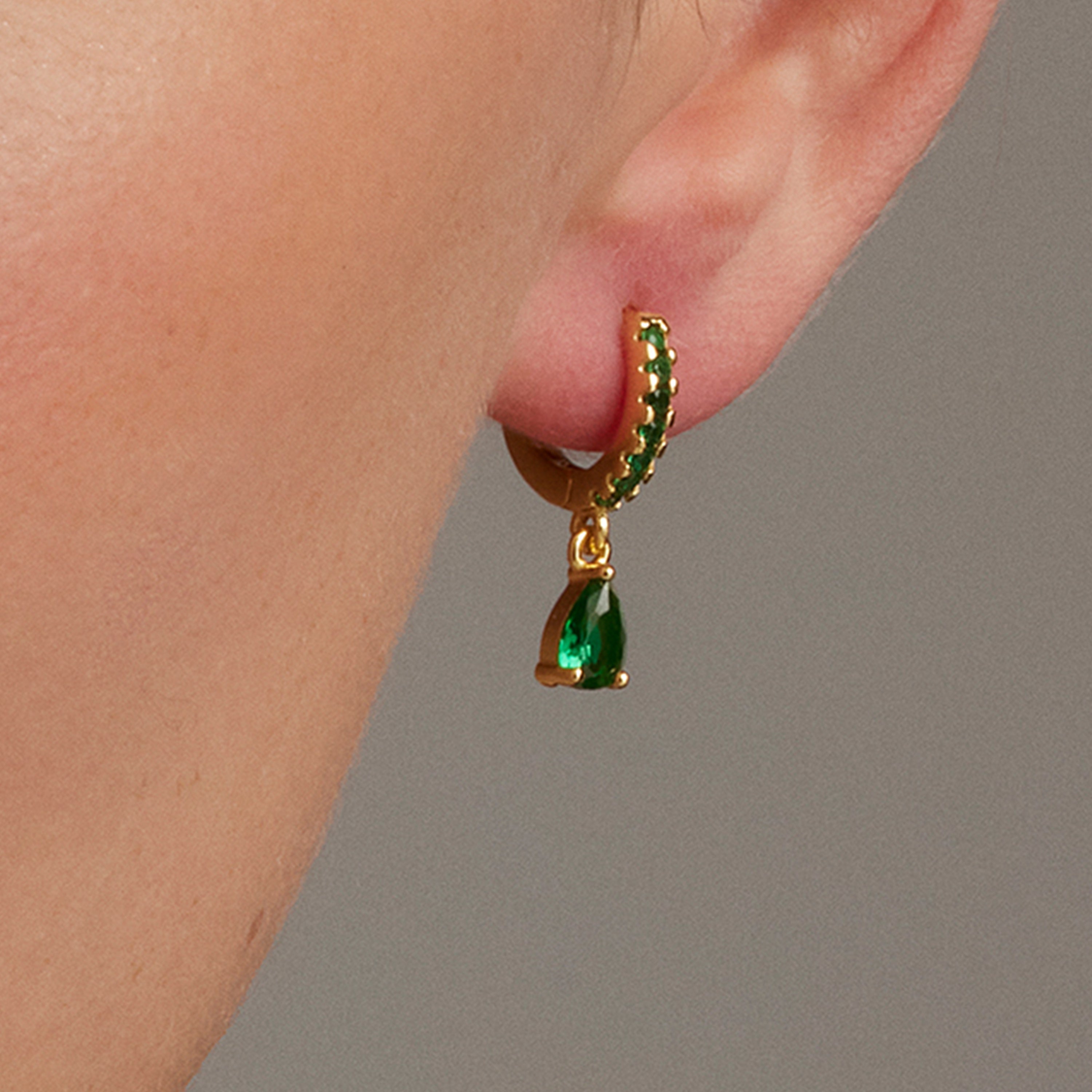 Brincos de Prata de Lei 925 com Zircónia Esmeralda acabados em ouro amarelo 18K - Intheon