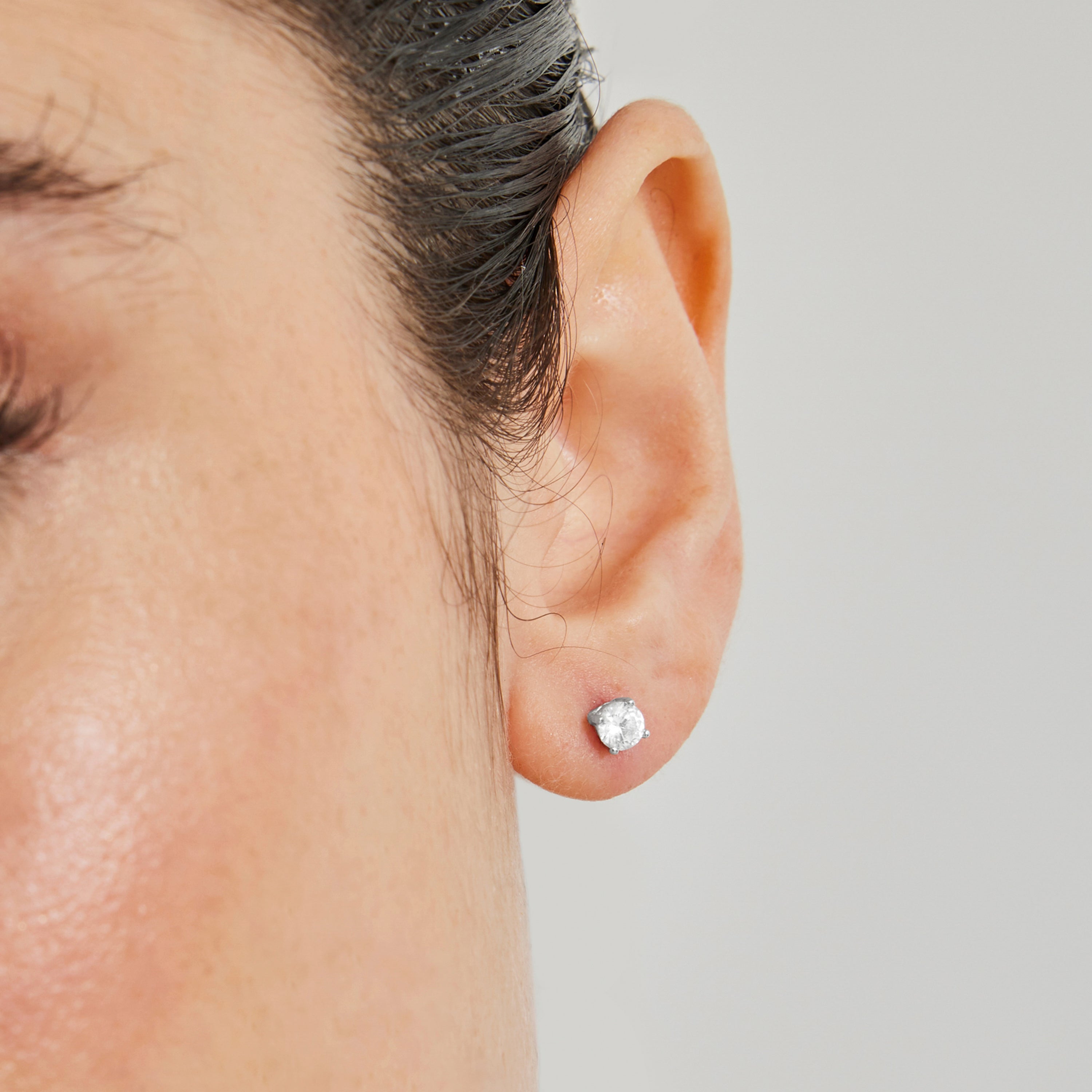 Orecchini in Argento Sterling 925 con Zirconia Cubica brillanti finiti in rodio - Base