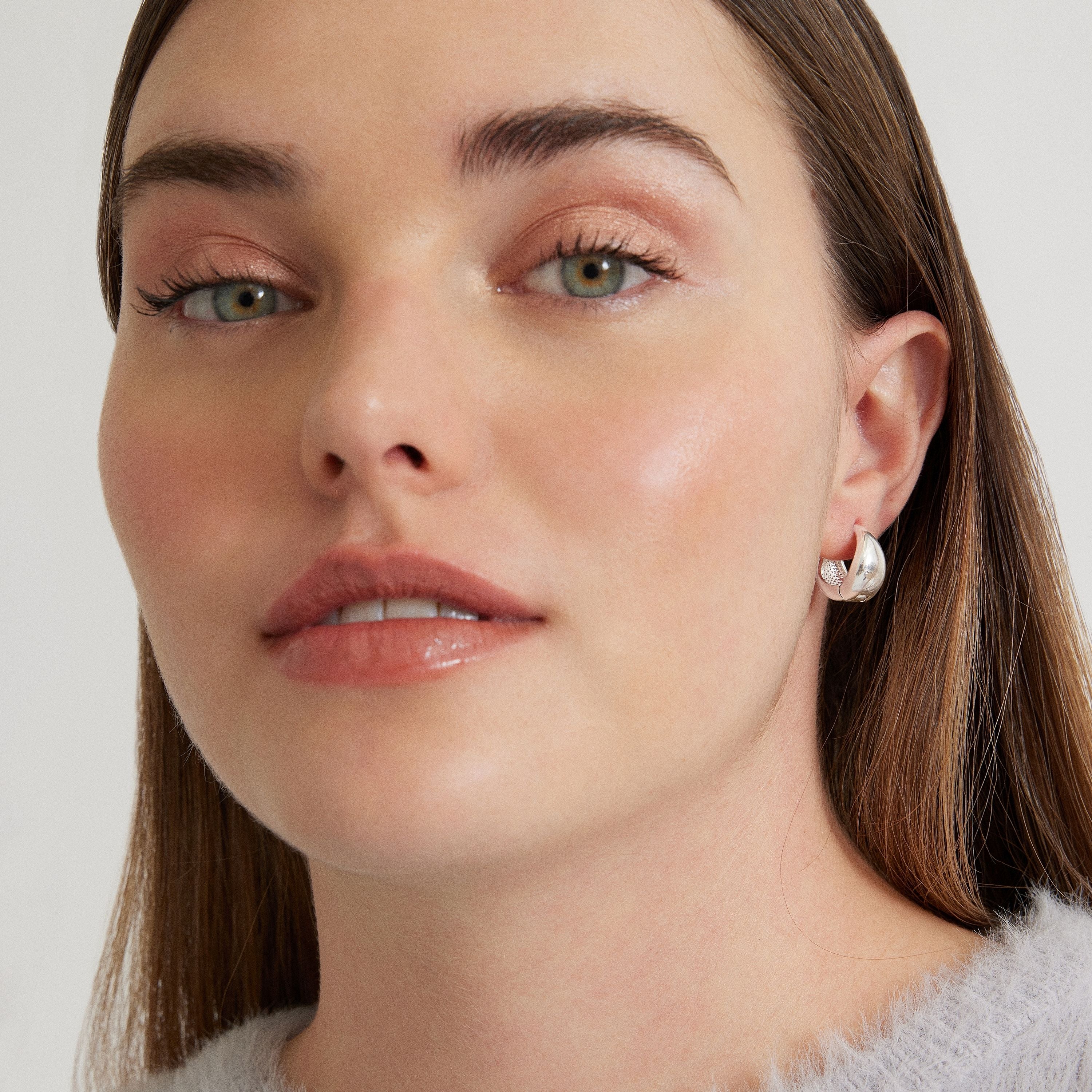 Brincos de Prata de Lei 925 de 7mm com Zircónia acabados em ródio - Básico