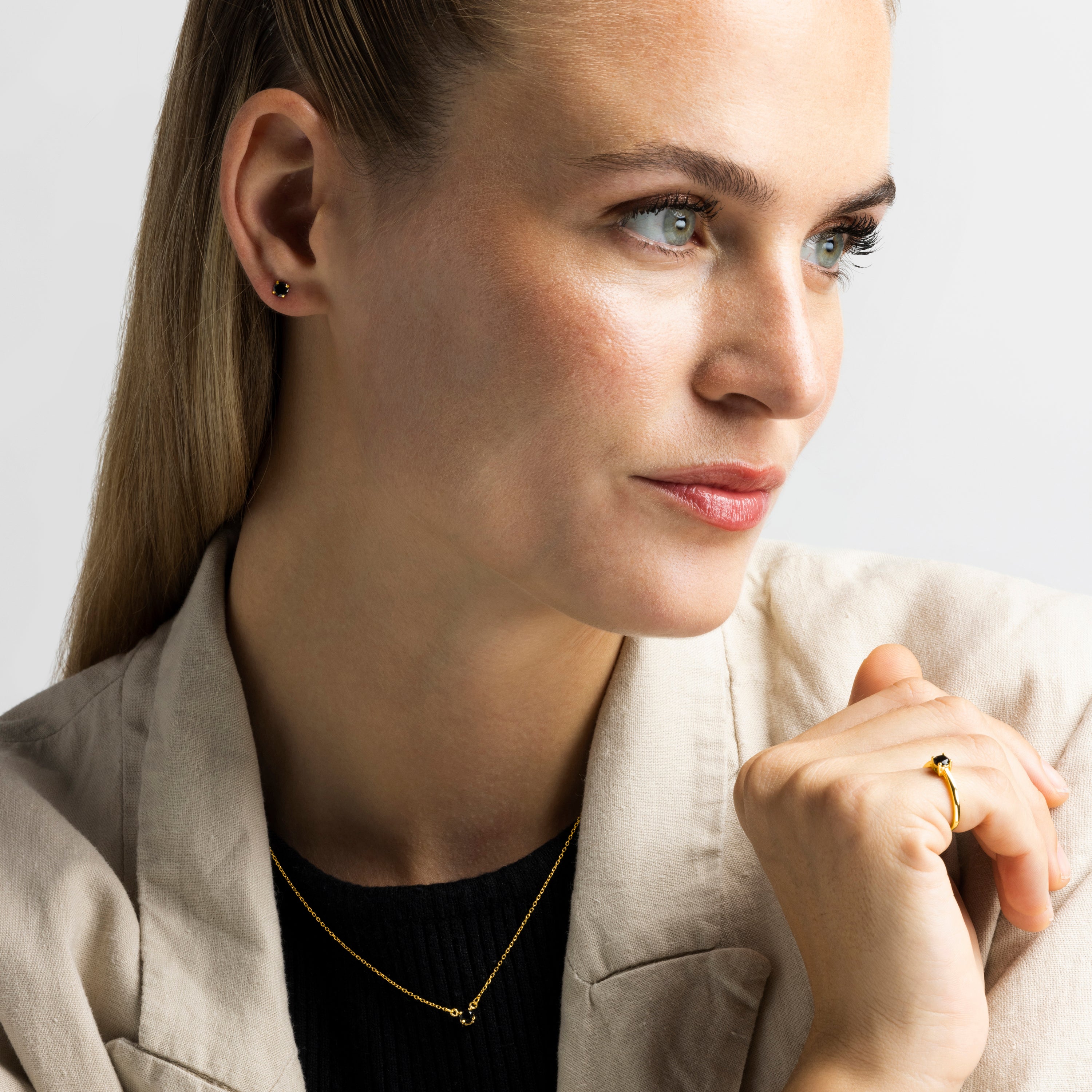 Boucles d'oreilles en argent sterling 925 avec zirconium onyx finition or jaune 18K - Otieno