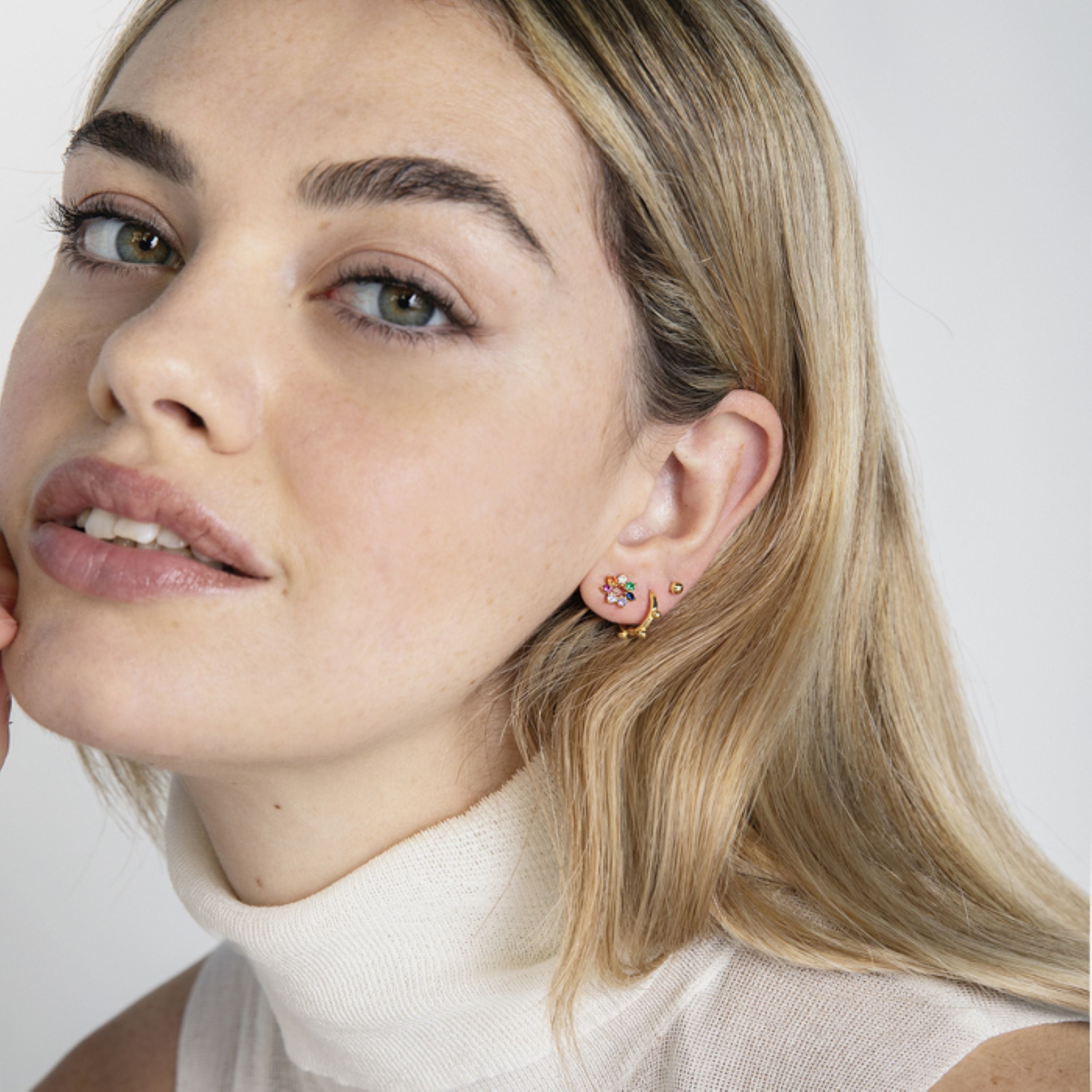 Pendientes de Plata de Ley 925 con Circonita Multicolor acabados en oro amarillo 18K - Sywa