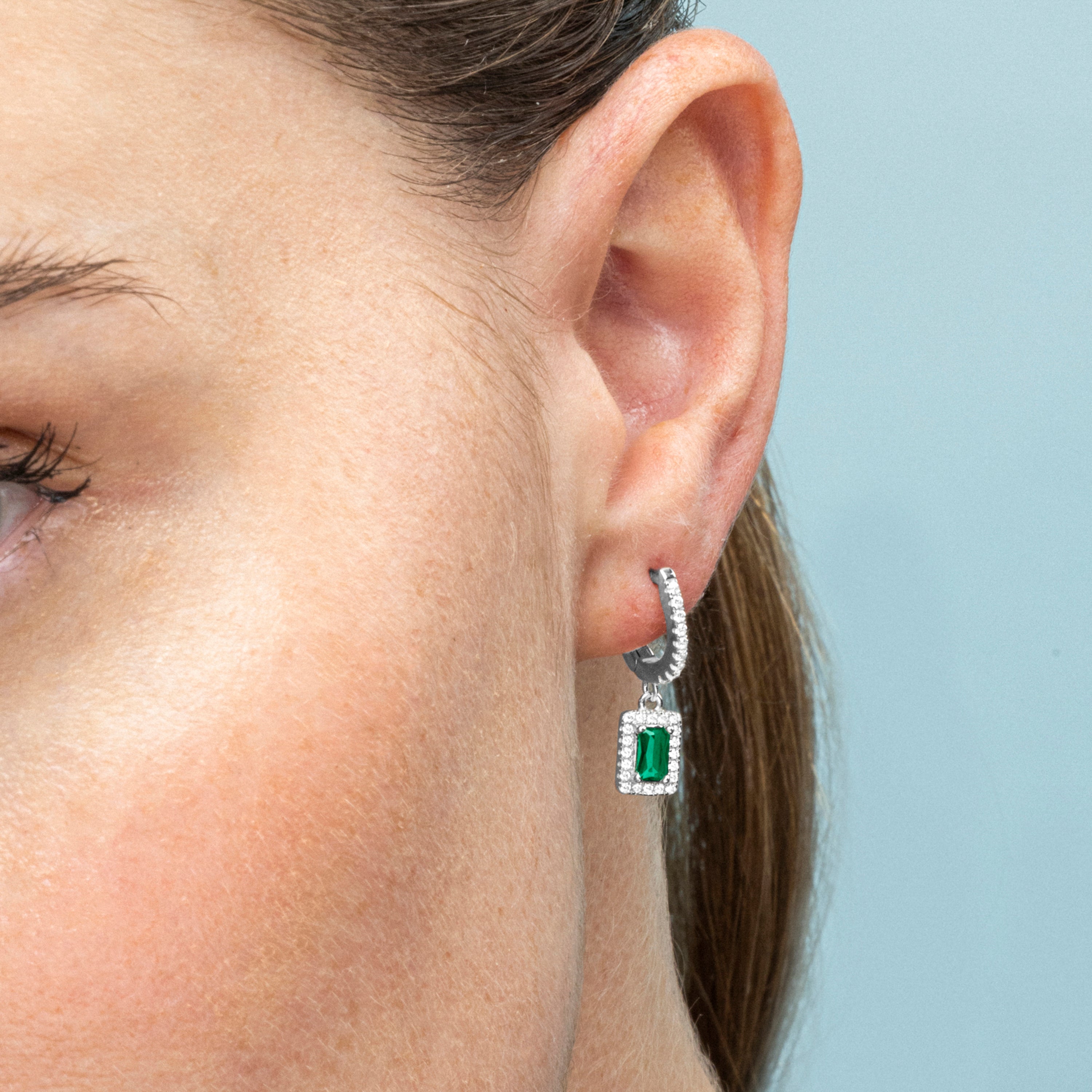 Ohrringe aus 925er Sterlingsilber und Aquamarin-Zirkonia mit Rhodium-Finish - Koiesa