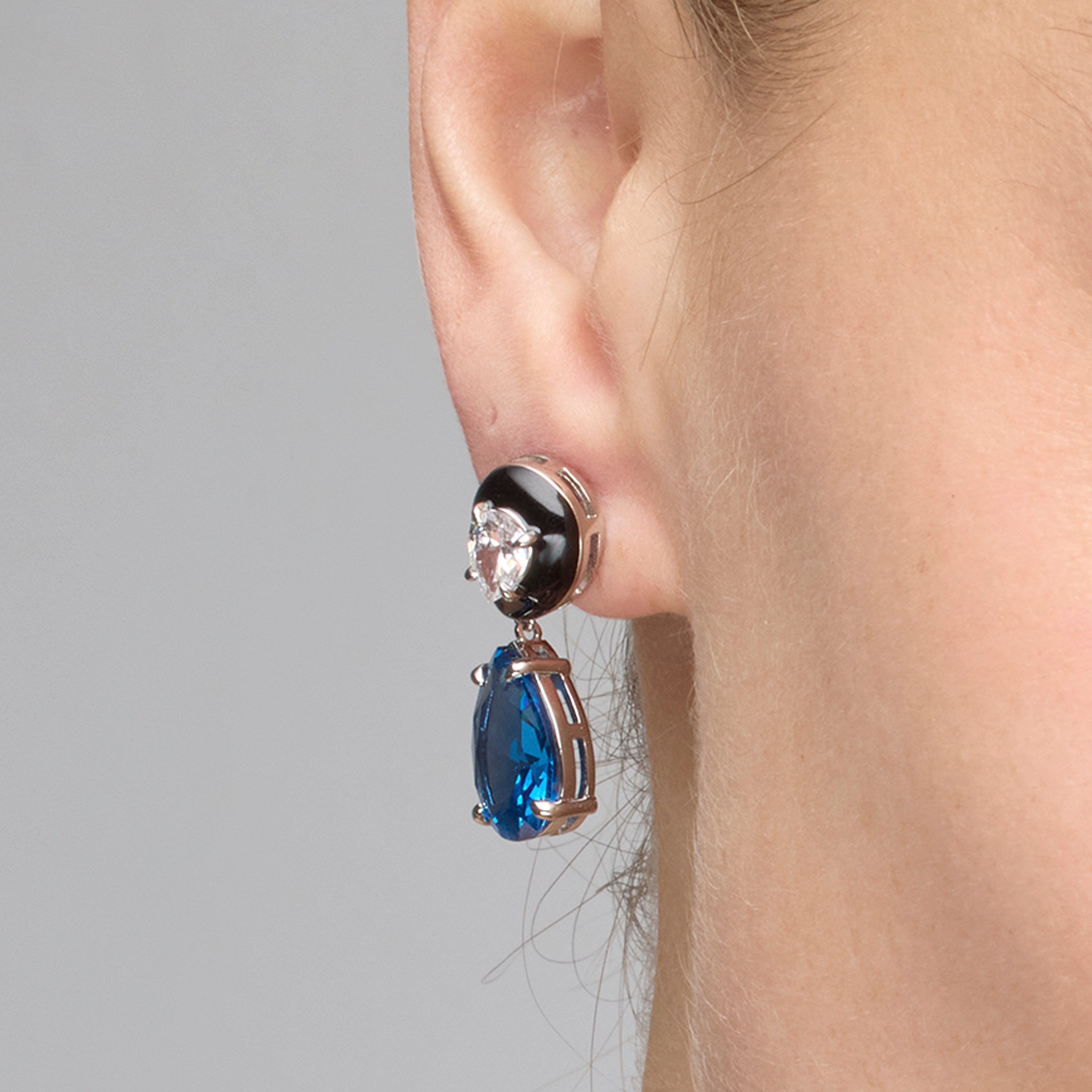 Ohrringe aus 925er Sterlingsilber und Zirkonia Topas Blau mit Rhodium-Finish - Chiwa