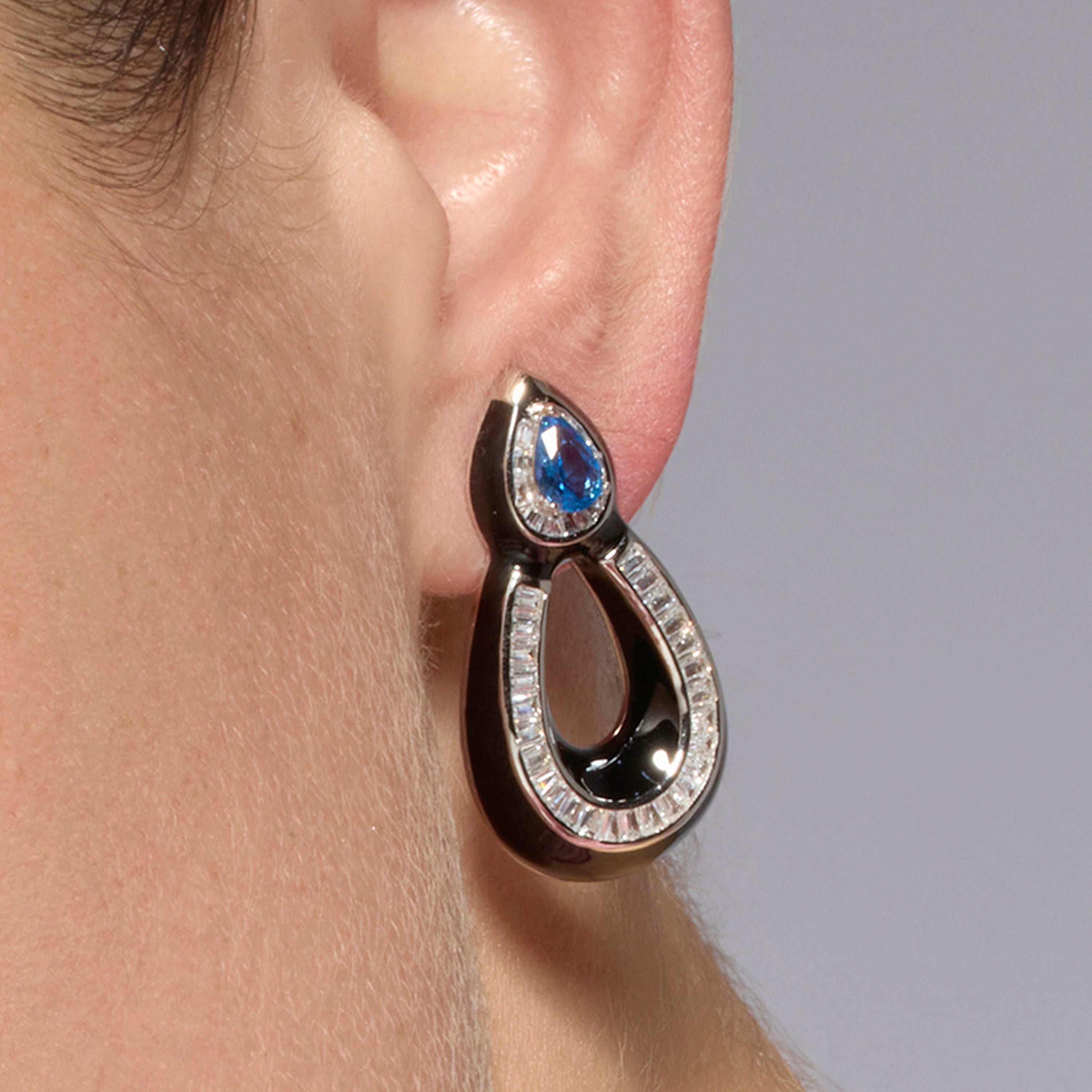 925er Sterlingsilber-Ohrringe mit blauem Topas-Zirkonia und Rhodium-Finish - Alneth