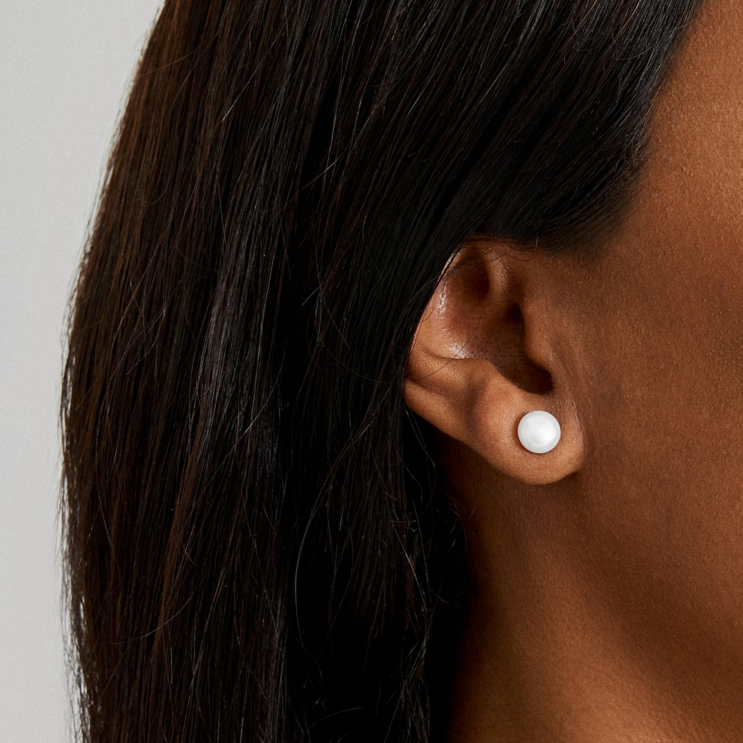 925 Sterling Silver Earrings with White Pearl finished in 18K Yellow Gold - Basic