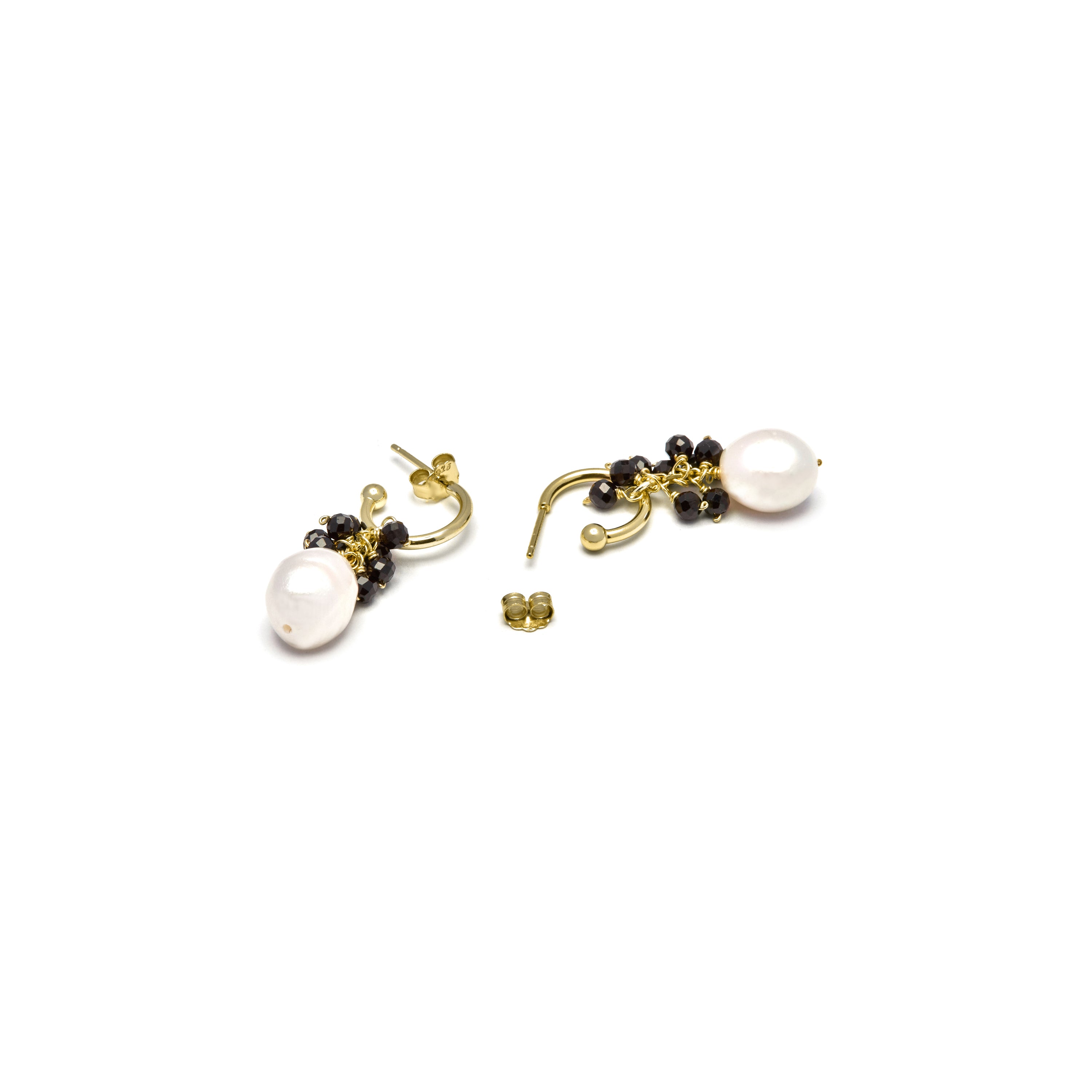 Ohrringe aus 925er Sterlingsilber mit schwarzem Kristall, vergoldet mit 18K Gelbgold - Sahme