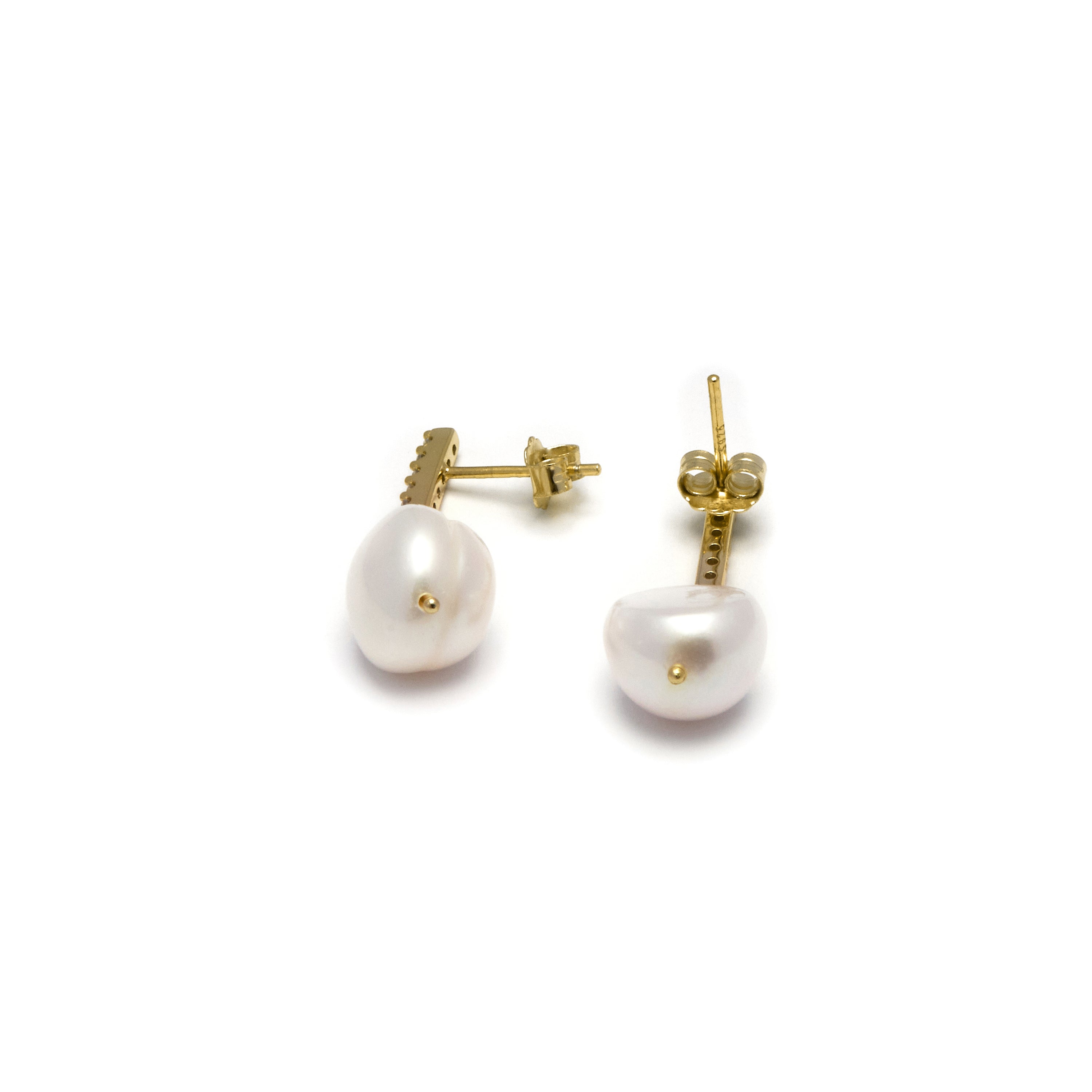 Pendientes de Plata de Ley 925 con Perla Blanca acabados en oro amarillo de 18K - Nolshu