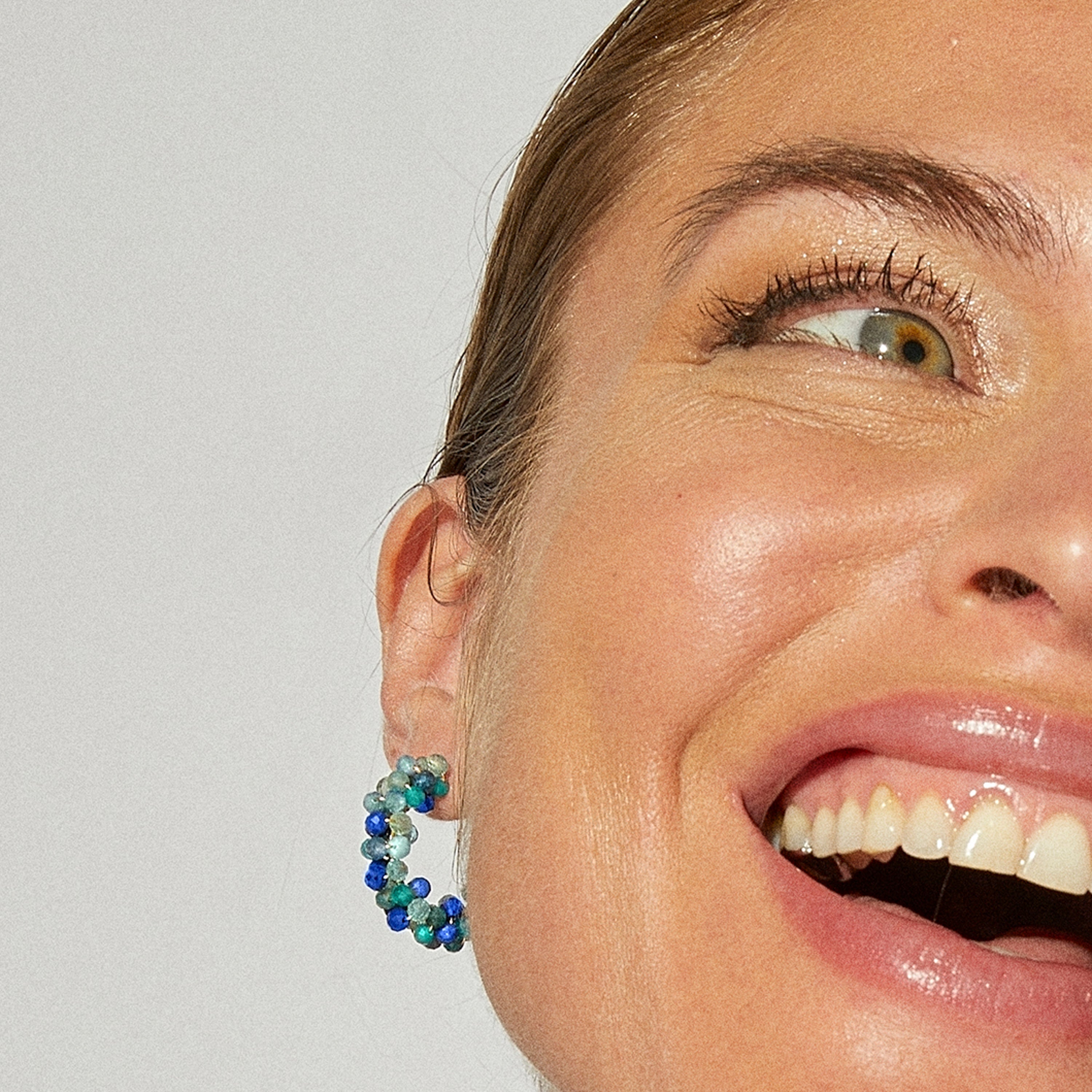 Boucles d'oreilles en argent sterling 925 avec cristal bleu foncé finition or jaune 18K - Lazum