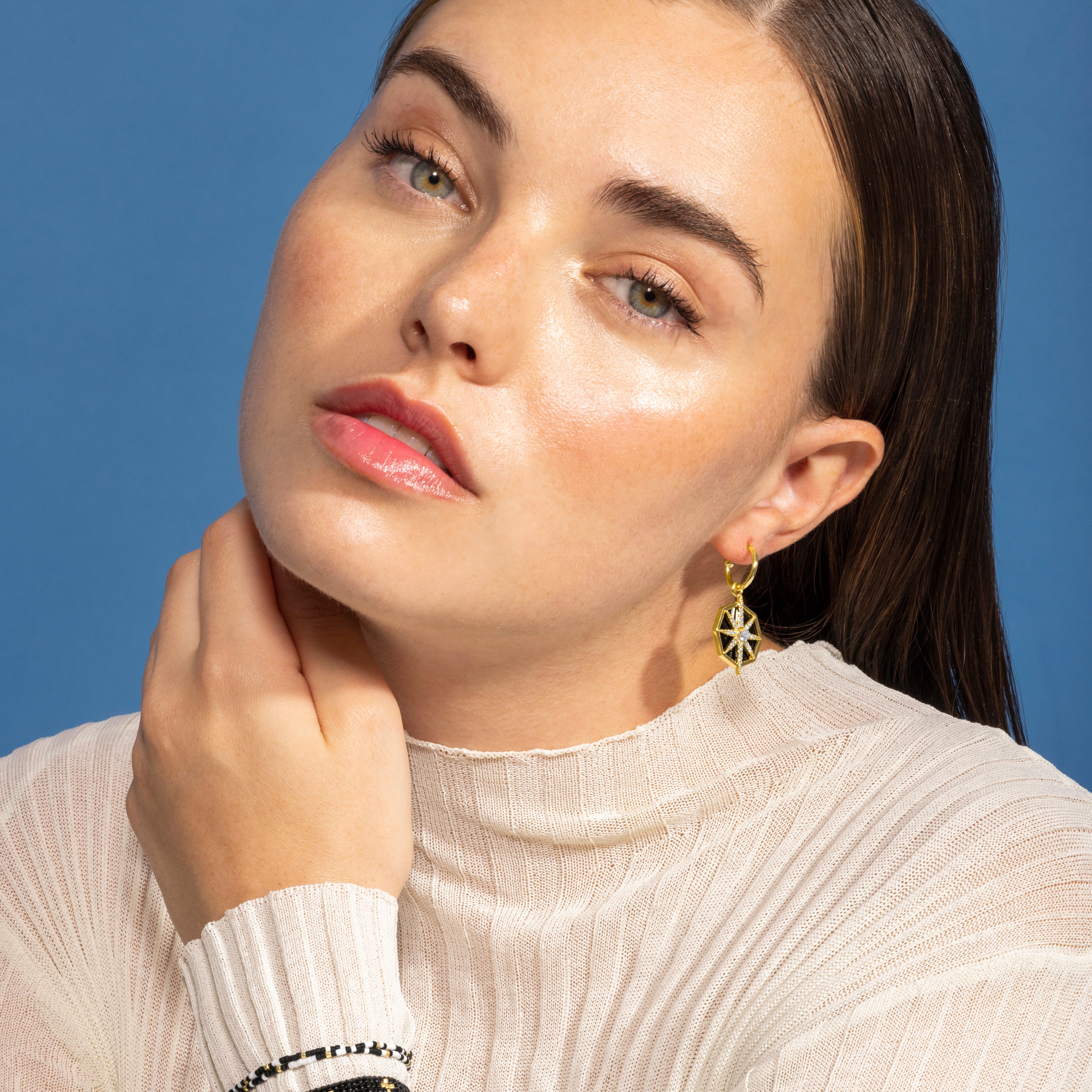 Pendientes de Plata de Ley 925 y Onix acabado oro 18k - Misahy