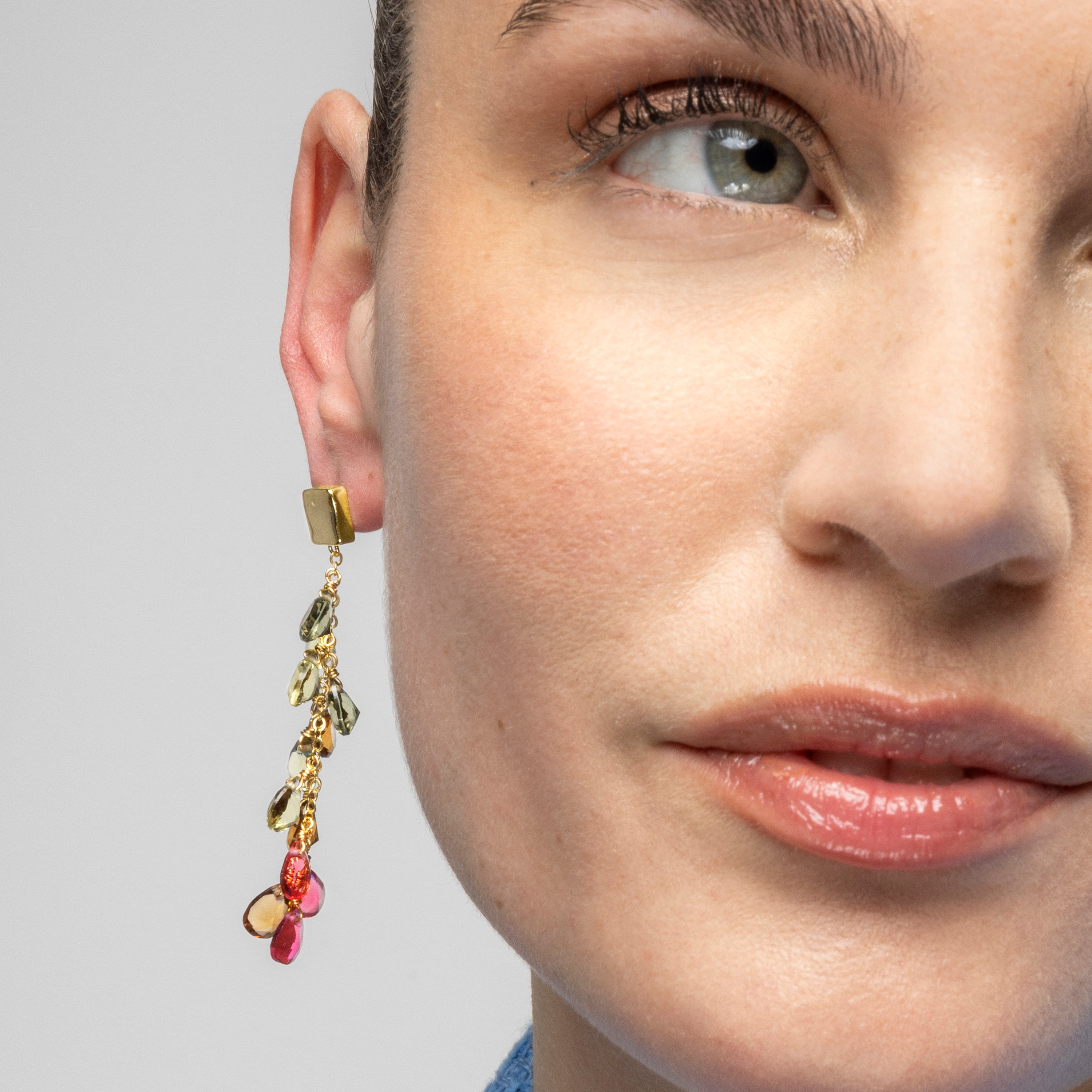 Brincos de Prata de Lei 925 e Quartzo Hidrotermal Multicolor com acabamento em ouro amarelo de 18k - Jedo