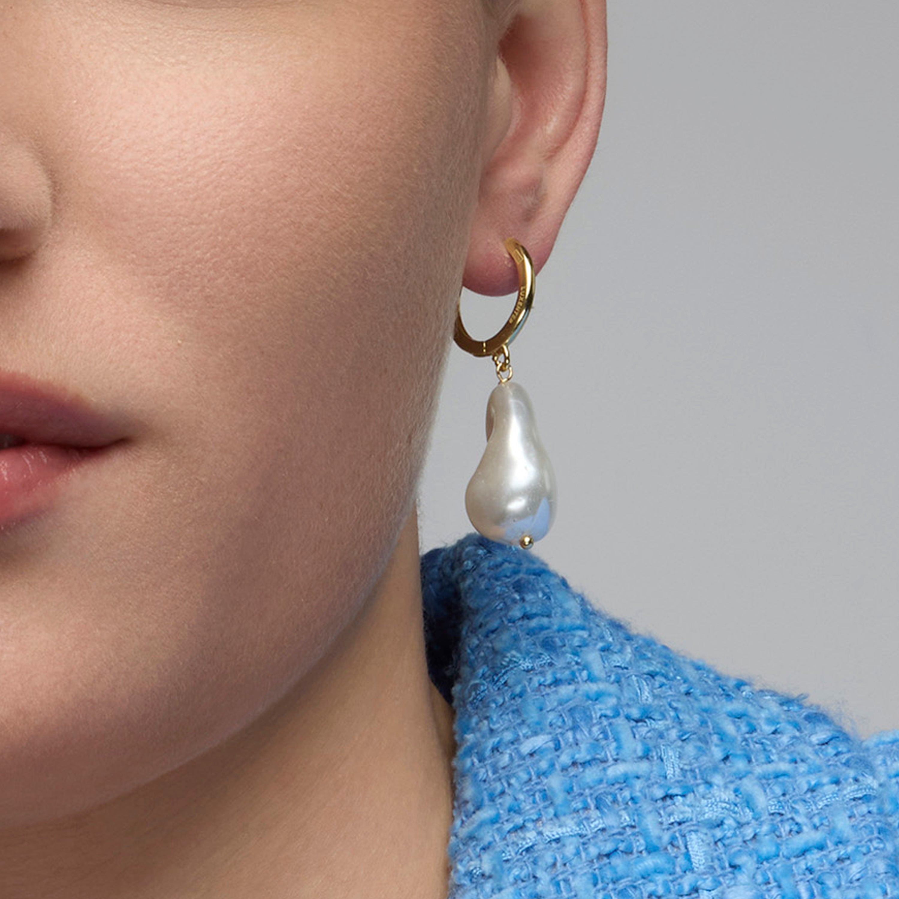 Boucles d'oreilles en argent sterling 925 et perle blanche finition or jaune 18k - Hasel