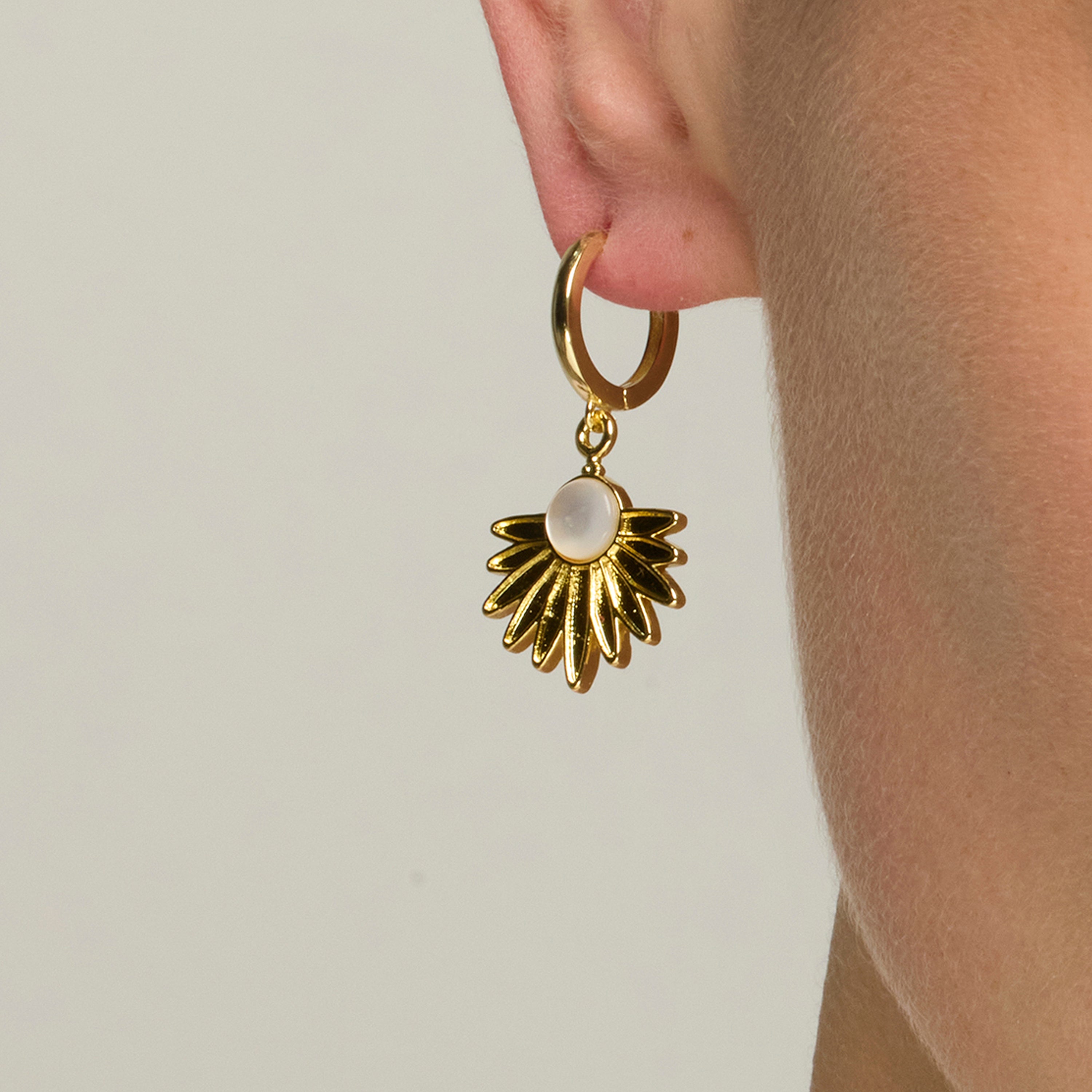 Boucles d'oreilles en argent sterling 925 et nacre blanche finition or jaune 18k - Lalai