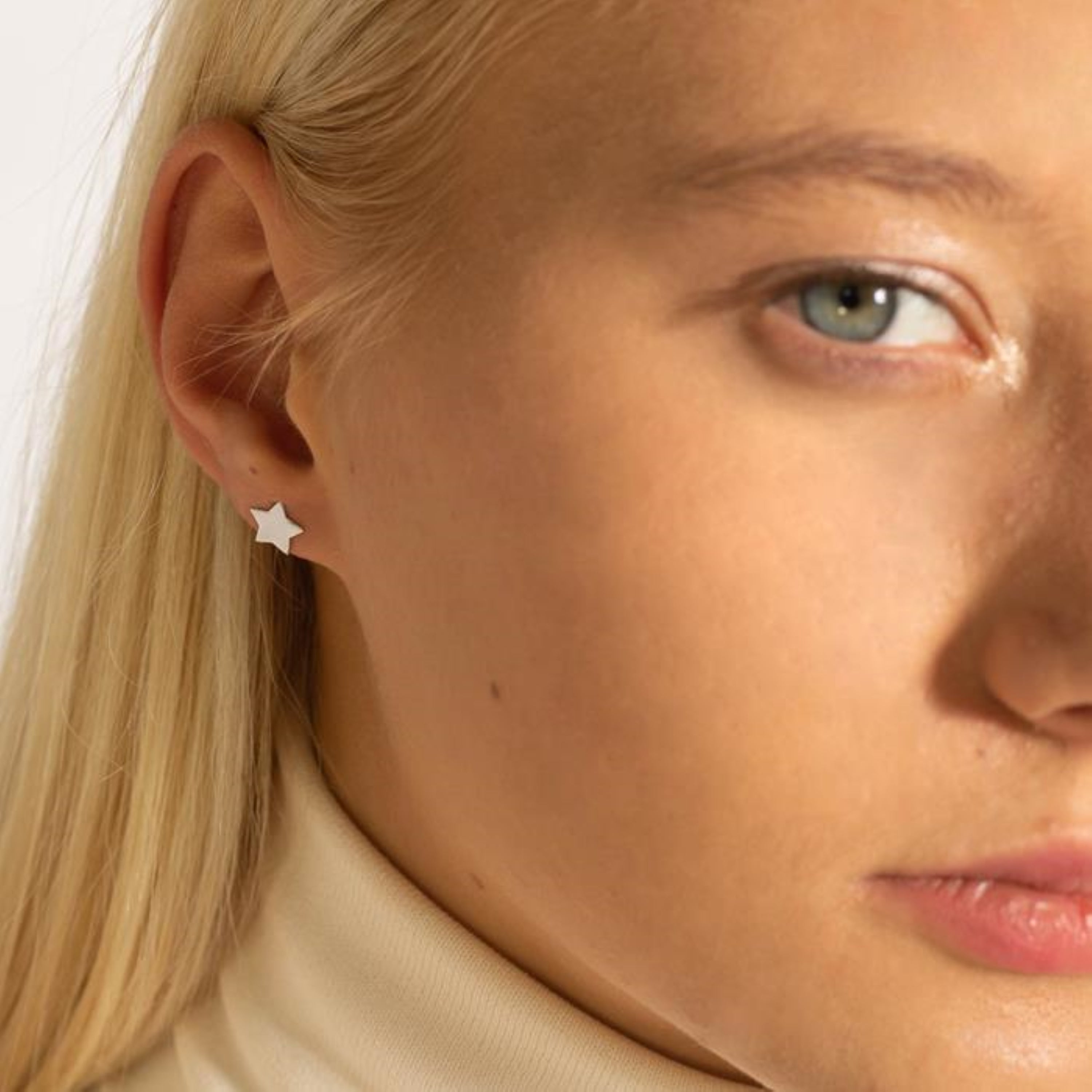 925 Sterling Silver Earrings finished in rhodium - Essential