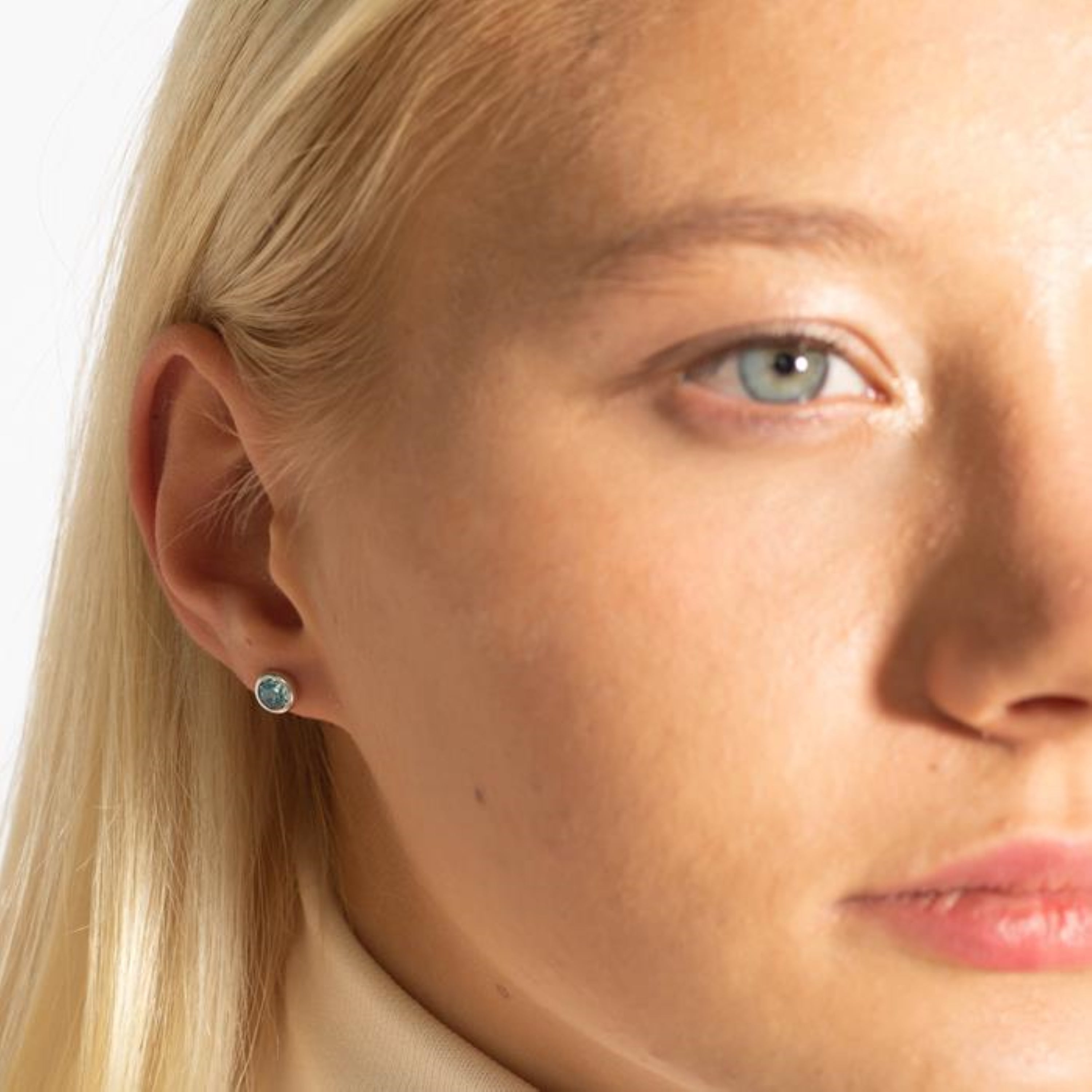 925 Sterling Silver Earrings with Aquamarine Zirconia finished in rhodium - Essential