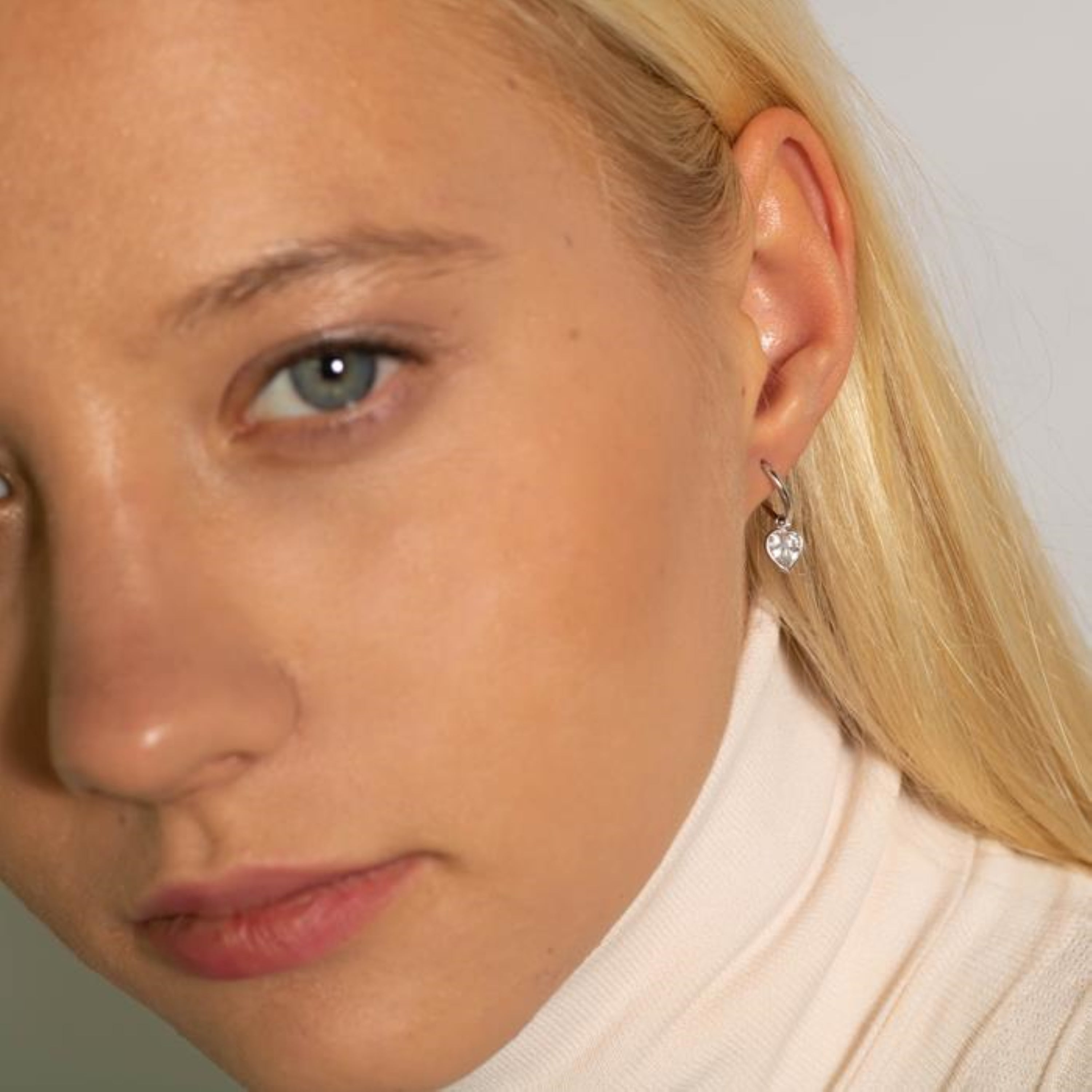 Pendientes de Plata de Ley 925 con Circonita Brillante acabados en rodio - Essential