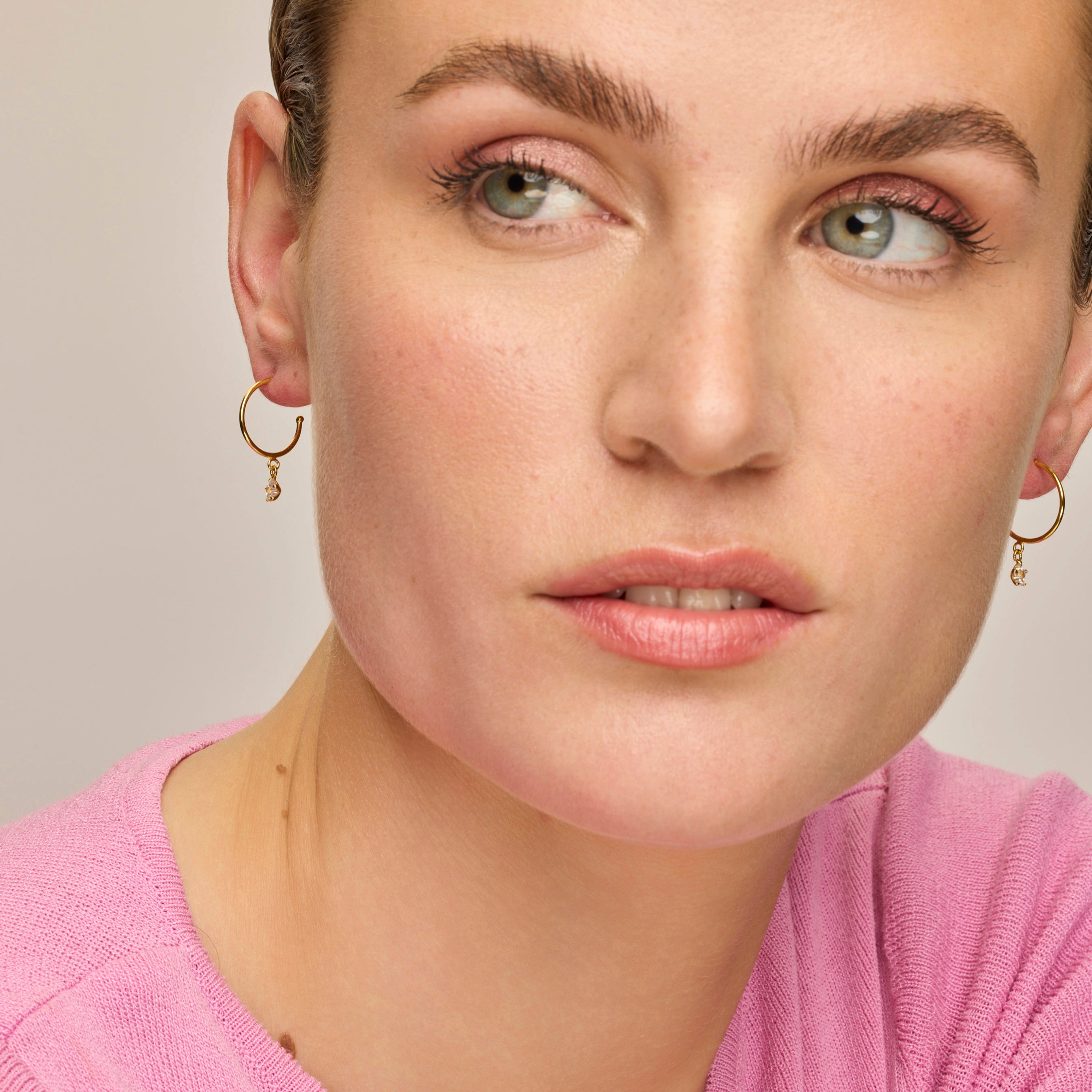 Pendientes de Plata de Ley 925 con Circonita Brillante acabados en oro amarillo 18K - Essential
