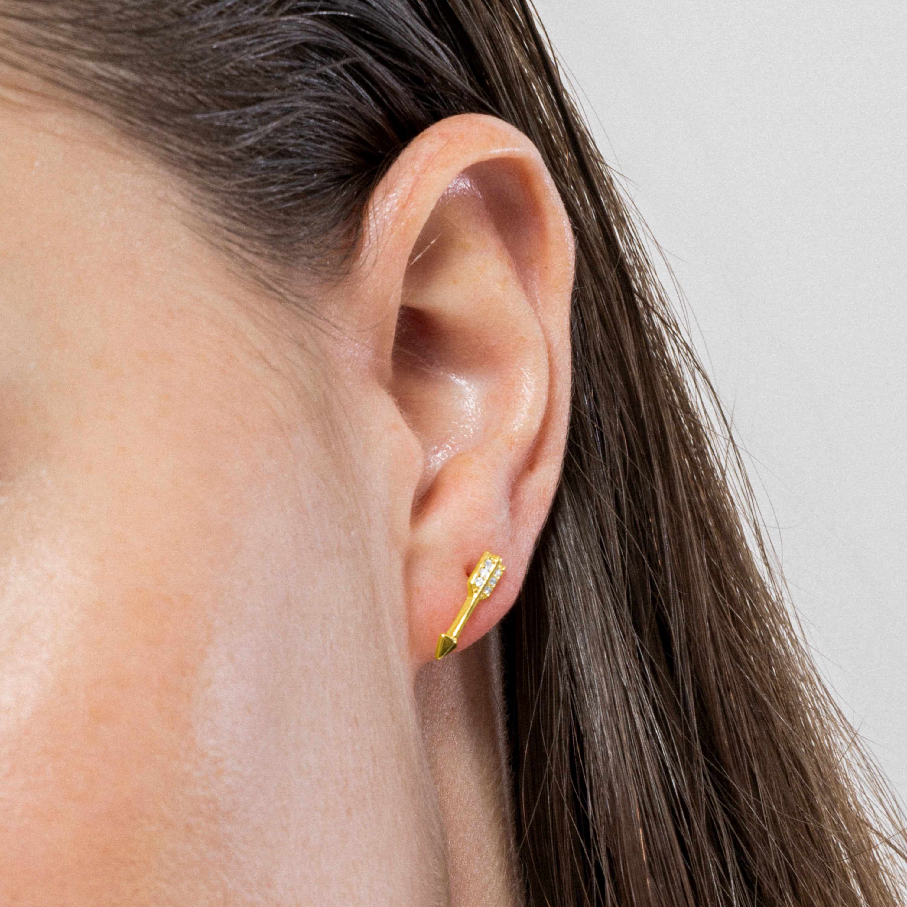 Pendientes de Plata de Ley 925 y Circonita Brillante acabados en oro amarillo de 18k - Flecha