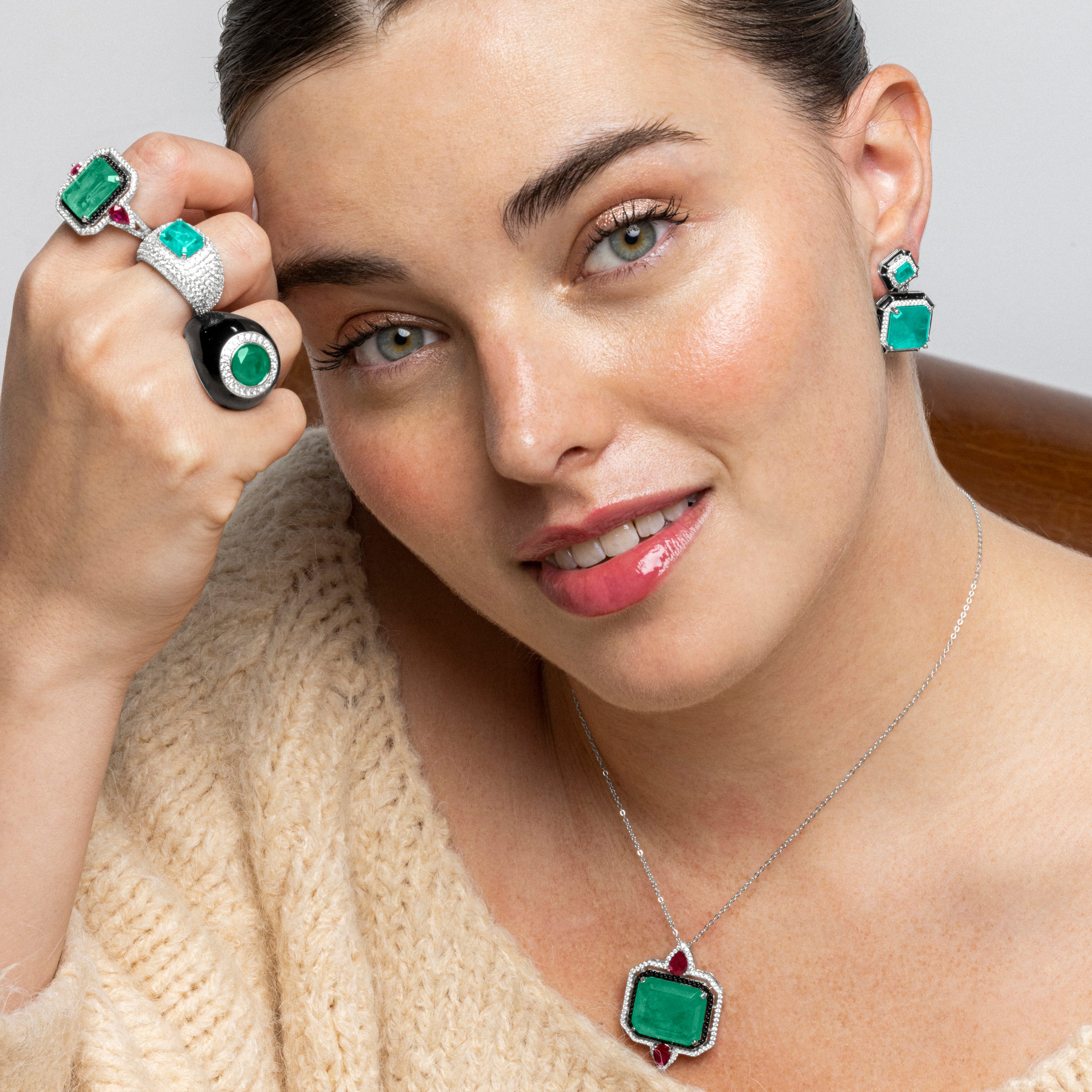 Anillo de Plata de Ley 925 y Cuarzo Hidrotermal Verde acabado en rodio - Malizu
