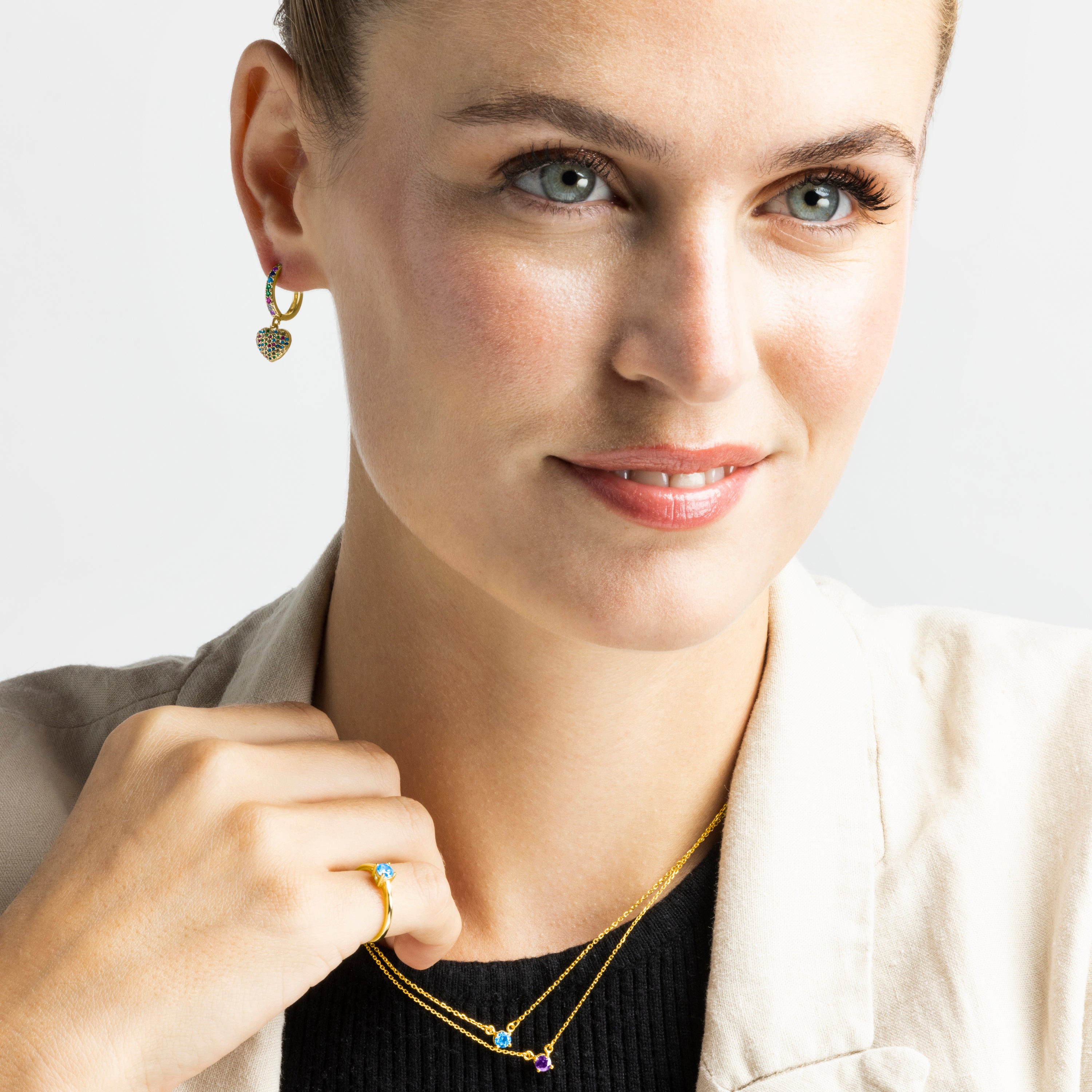 Anel de Prata de Lei 925 com Quartzo Hidrotermal Topázio Azul acabado em ouro amarelo de 18K - Otieno