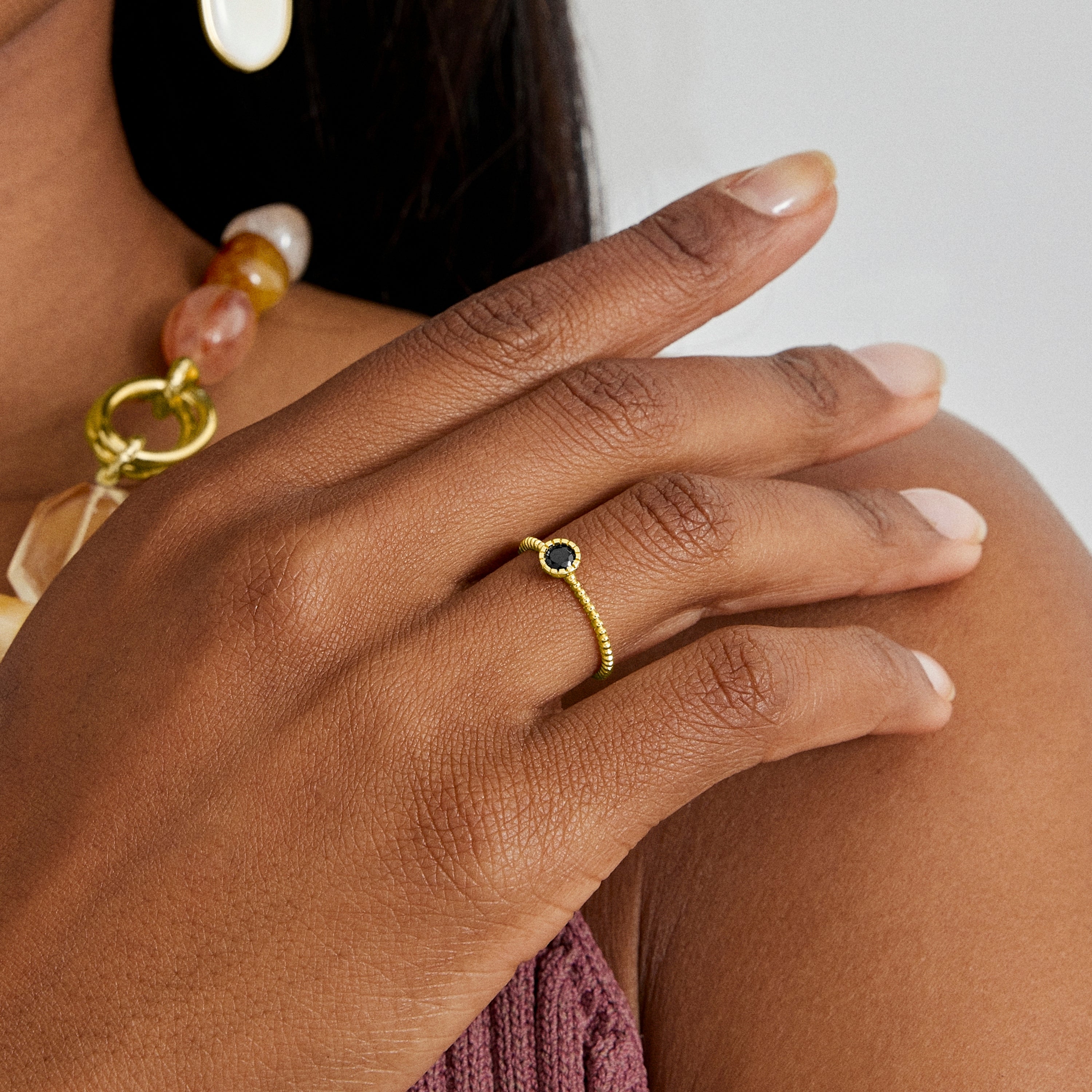 Bague en argent sterling 925 avec oxyde de zirconium Onyx finition en or jaune 18K - Naadim