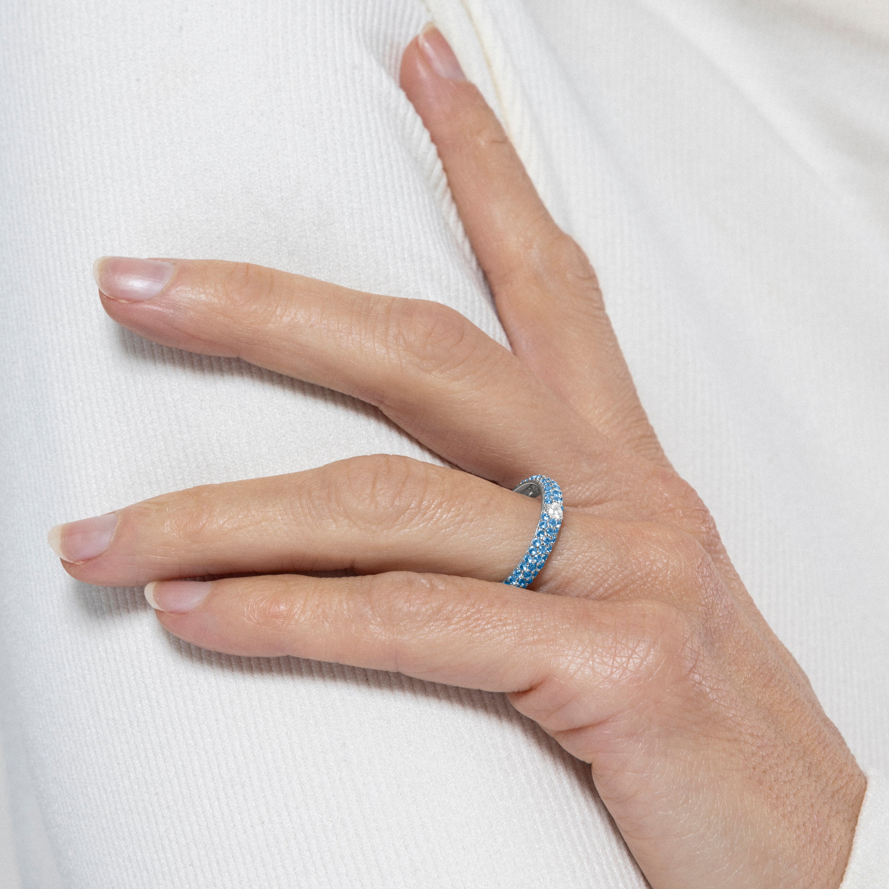 Ring aus 925er Sterlingsilber und Zirkonia Saphir mit Rhodium-Finish - Ontary