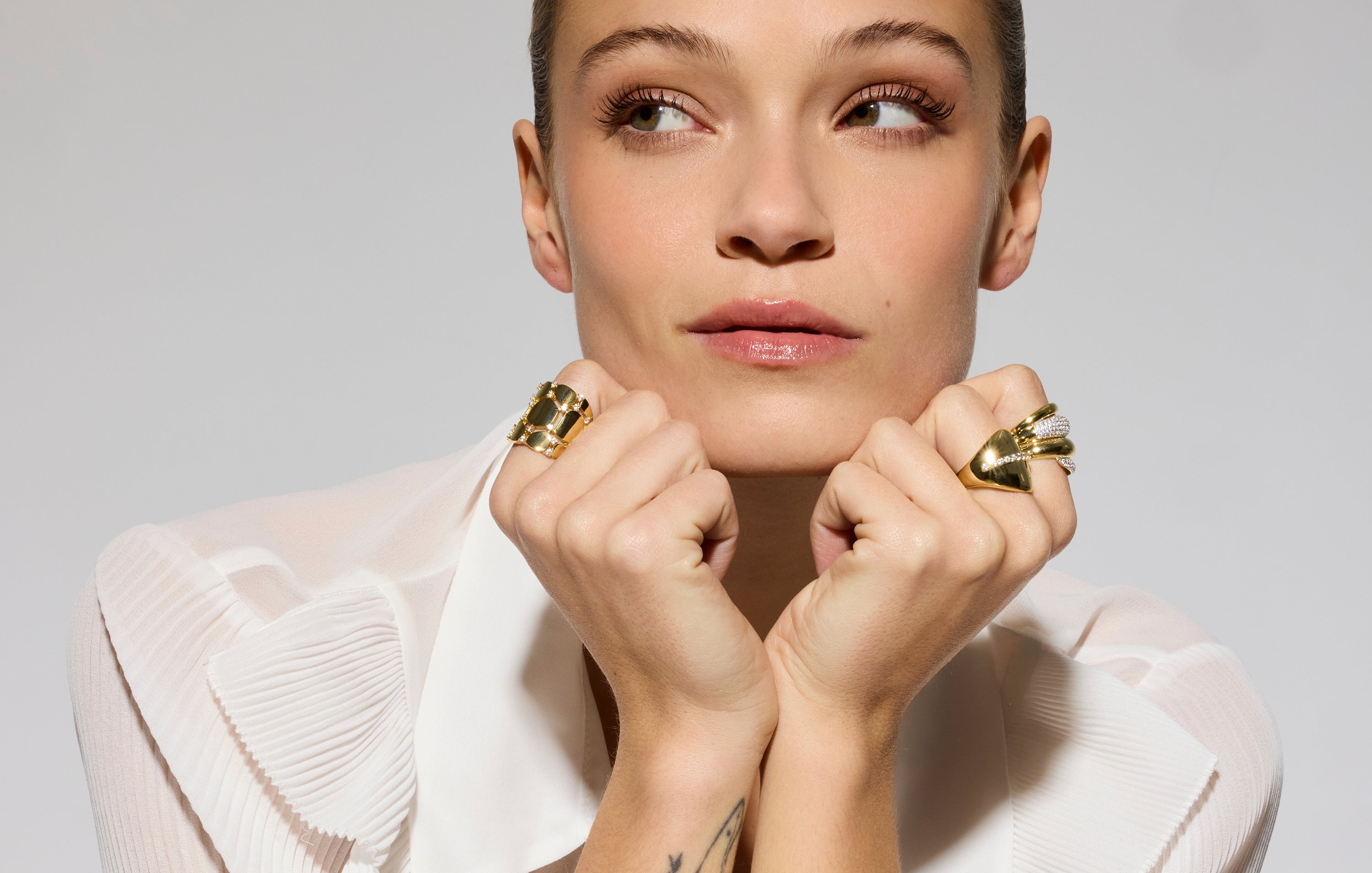 925er Sterlingsilberring mit funkelndem Zirkonia, 18k Gelbgold-Finish - Agrox