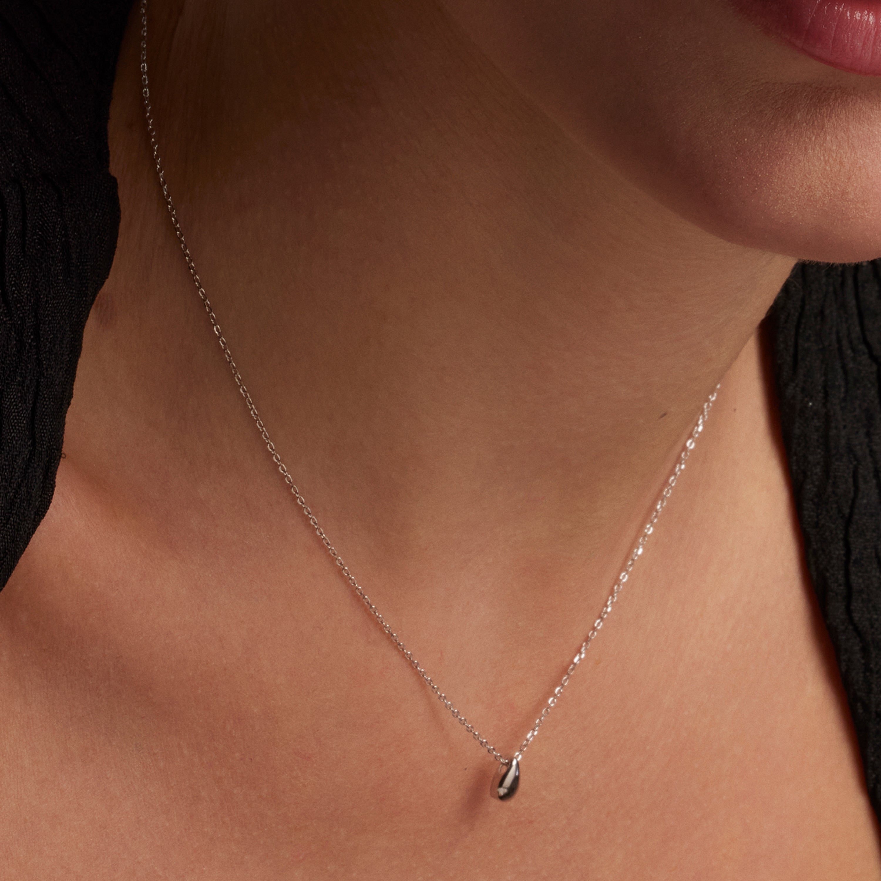 925 Sterling Silver Necklace finished in rhodium - Heshi