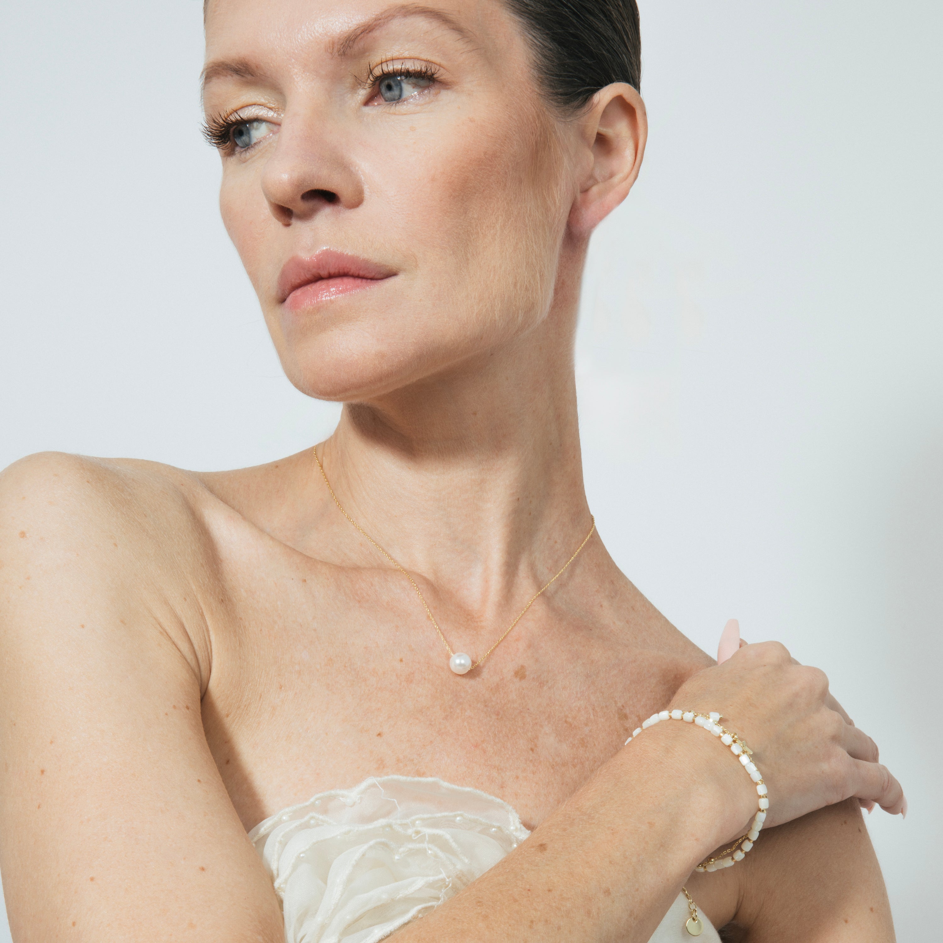 Collier en argent sterling 925 avec perle blanche finition en or jaune 18K - Sadah