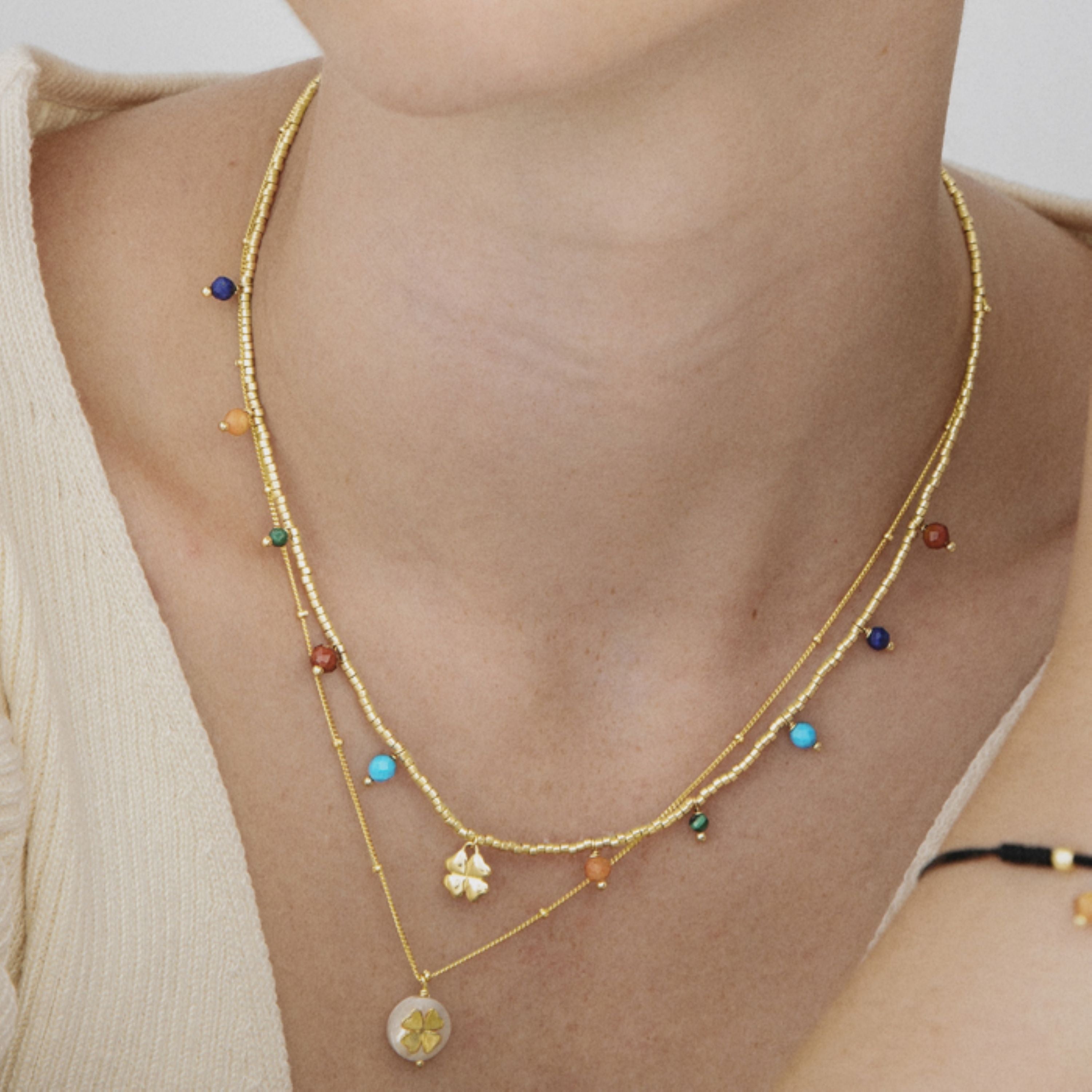Collar de Plata de Ley 925 con Multicolor Piedra Natural acabado en oro amarillo 18K - Laila