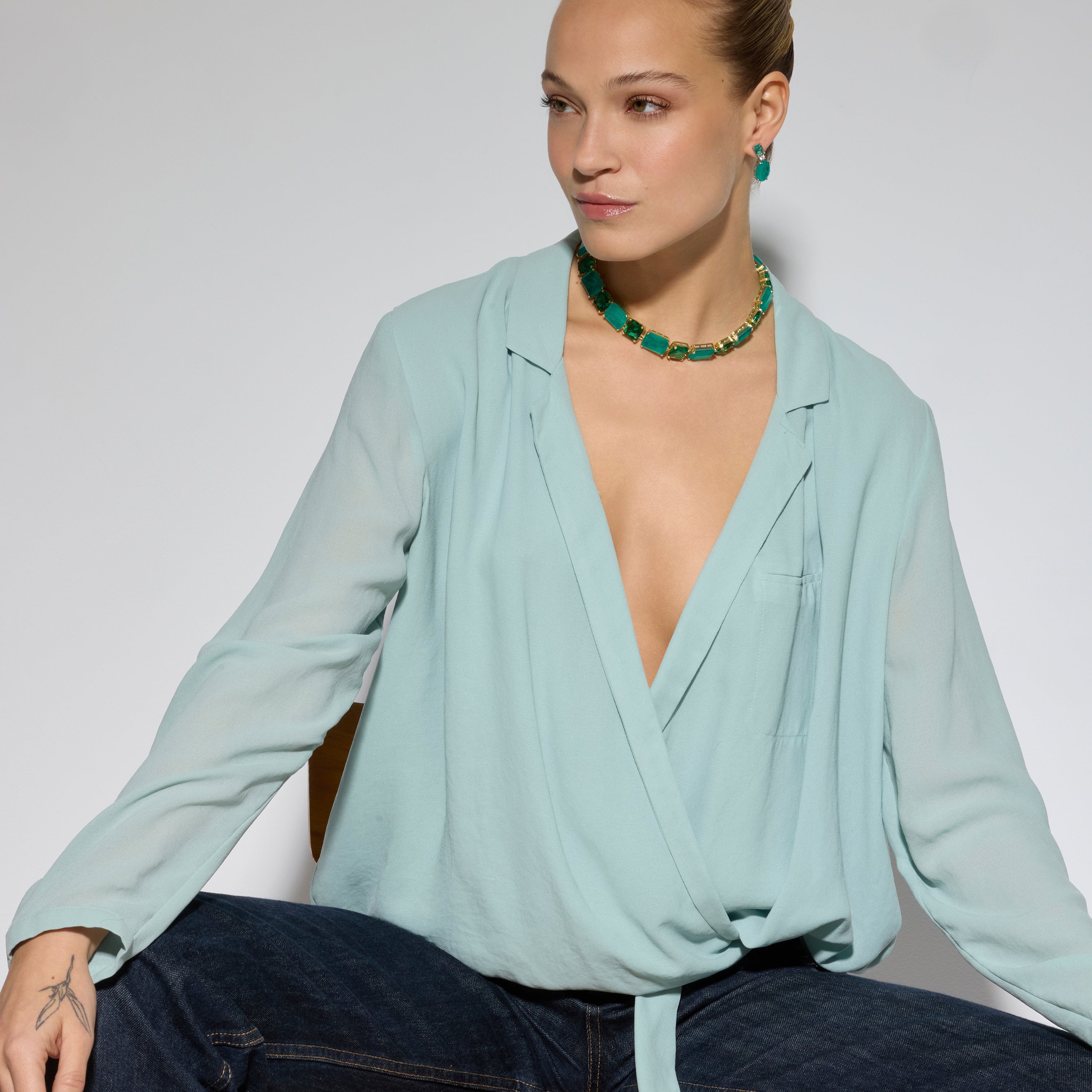 Collar de Plata de Ley 925 y Cuarzo Hidrotermal Verde Paraiba acabado oro amarillo de 18k - Lindrak