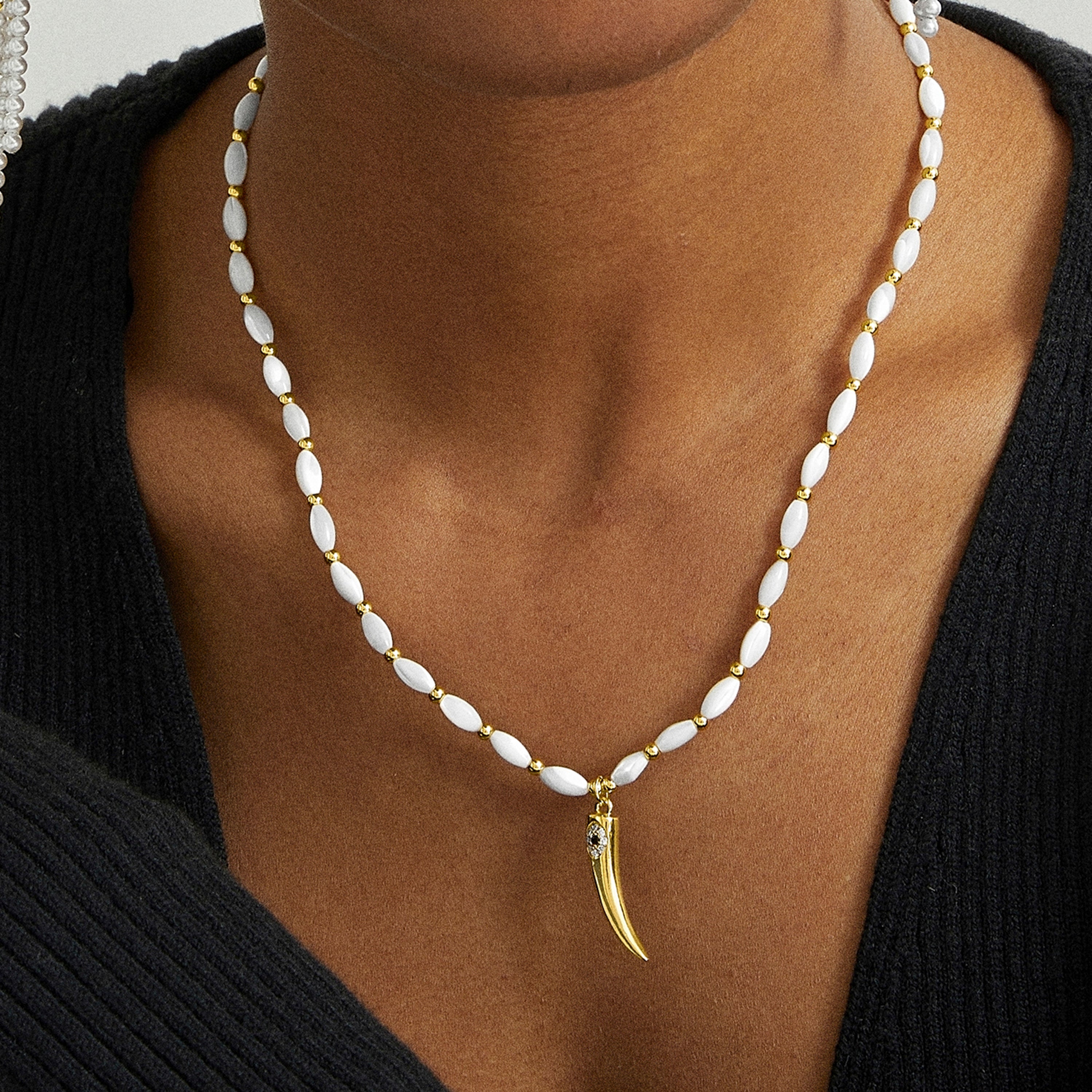 Colar de Prata de Lei 925 com Madrepérola Branca acabamento em ouro amarelo 18K - Sinoa