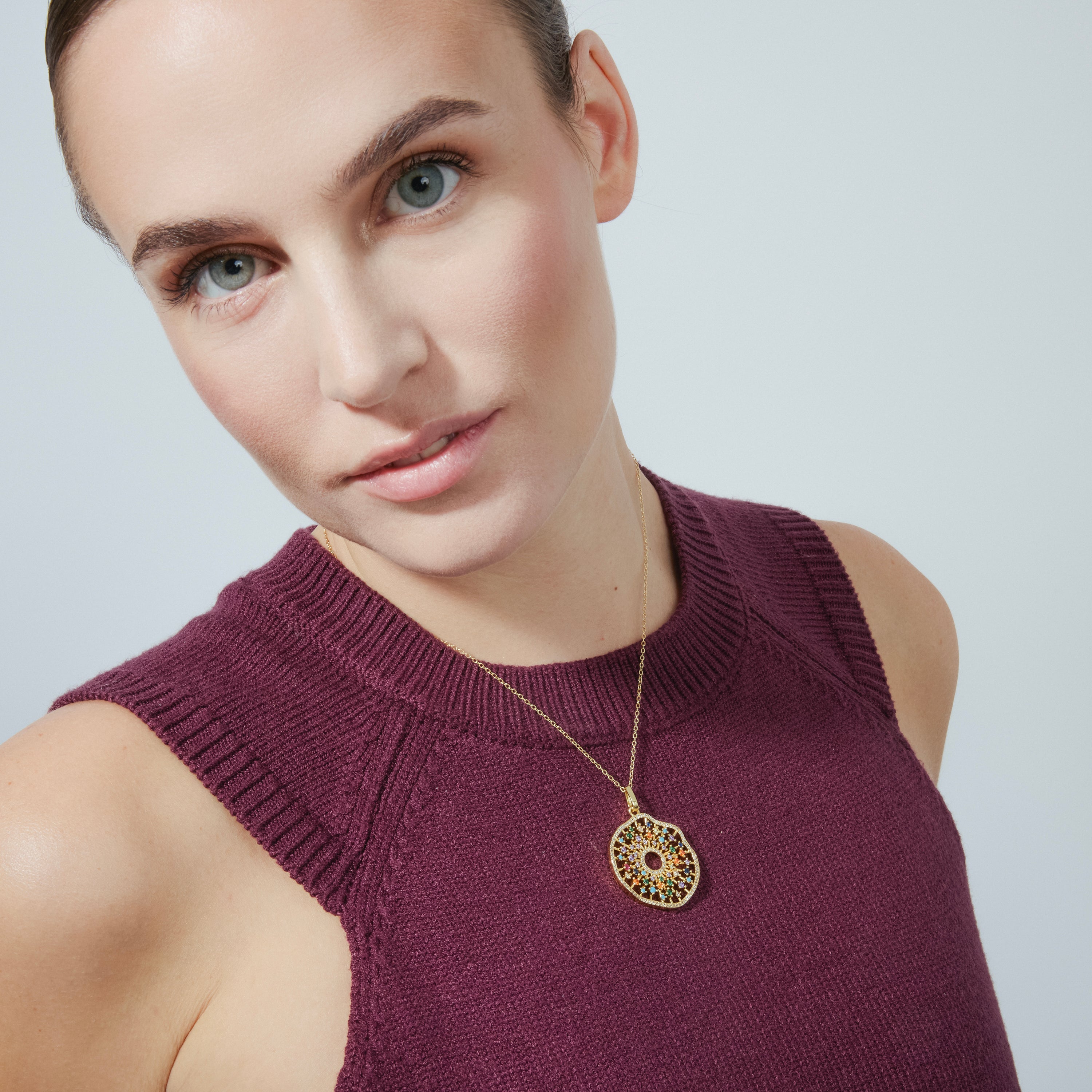 Collar de Plata de Ley 925 con Circonita Multicolor acabado en oro amarillo 18K - Xodoa