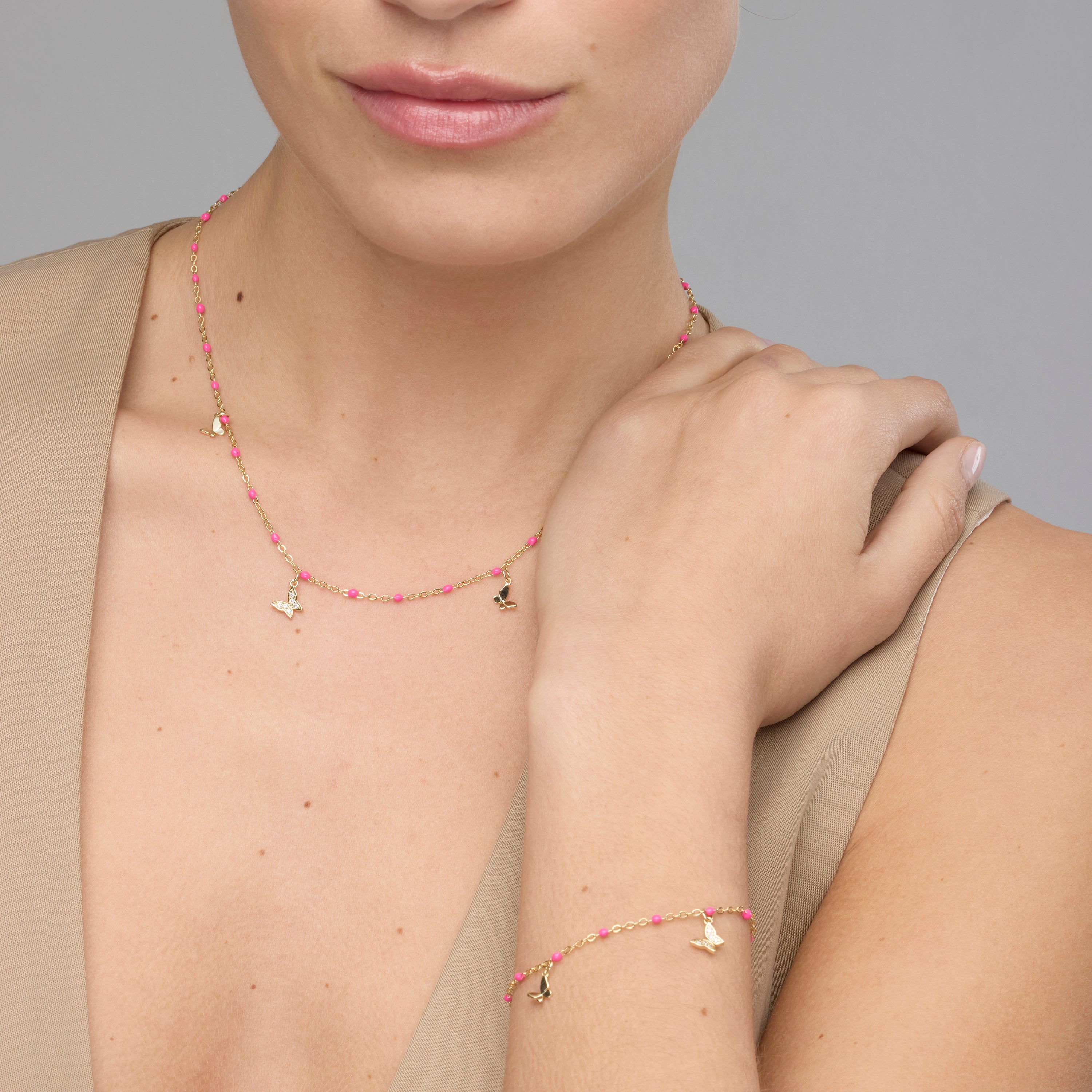 925er Silberhalskette mit rosa Lackierung und 18k Gelbgold-Finish - Zumre