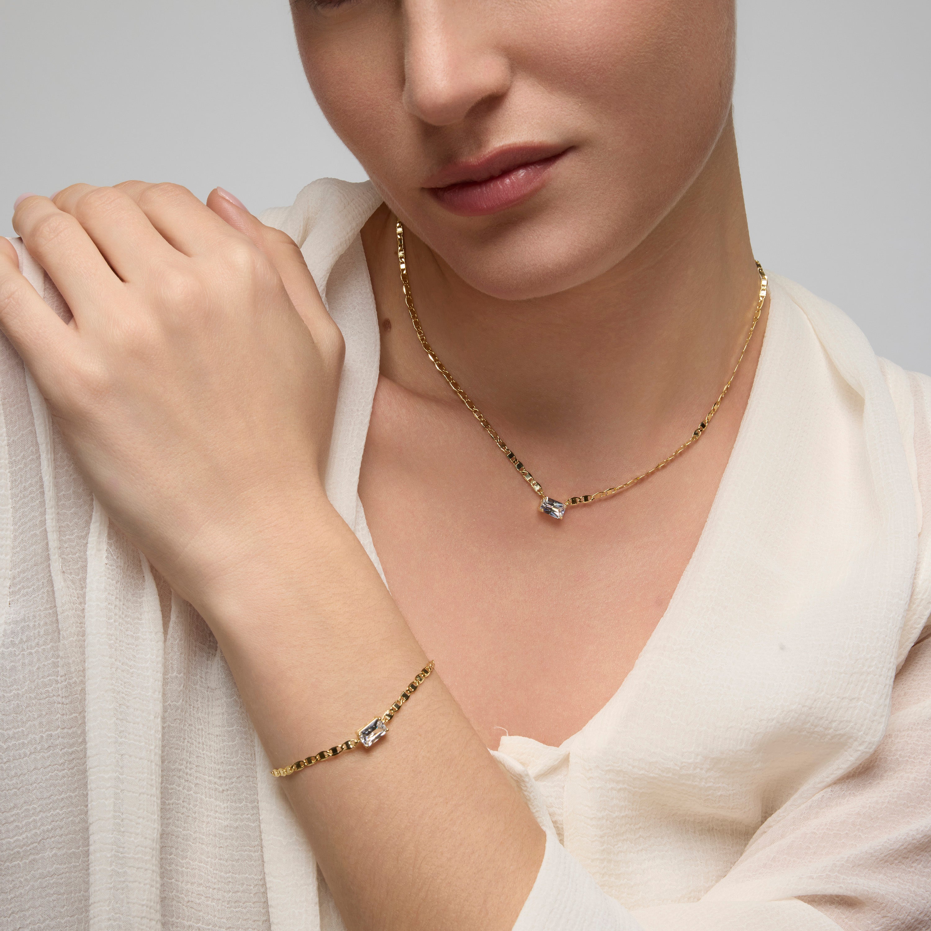 Collar de Plata de Ley 925 y Circonita Brillante acabado oro amarillo de 18k - Dusan