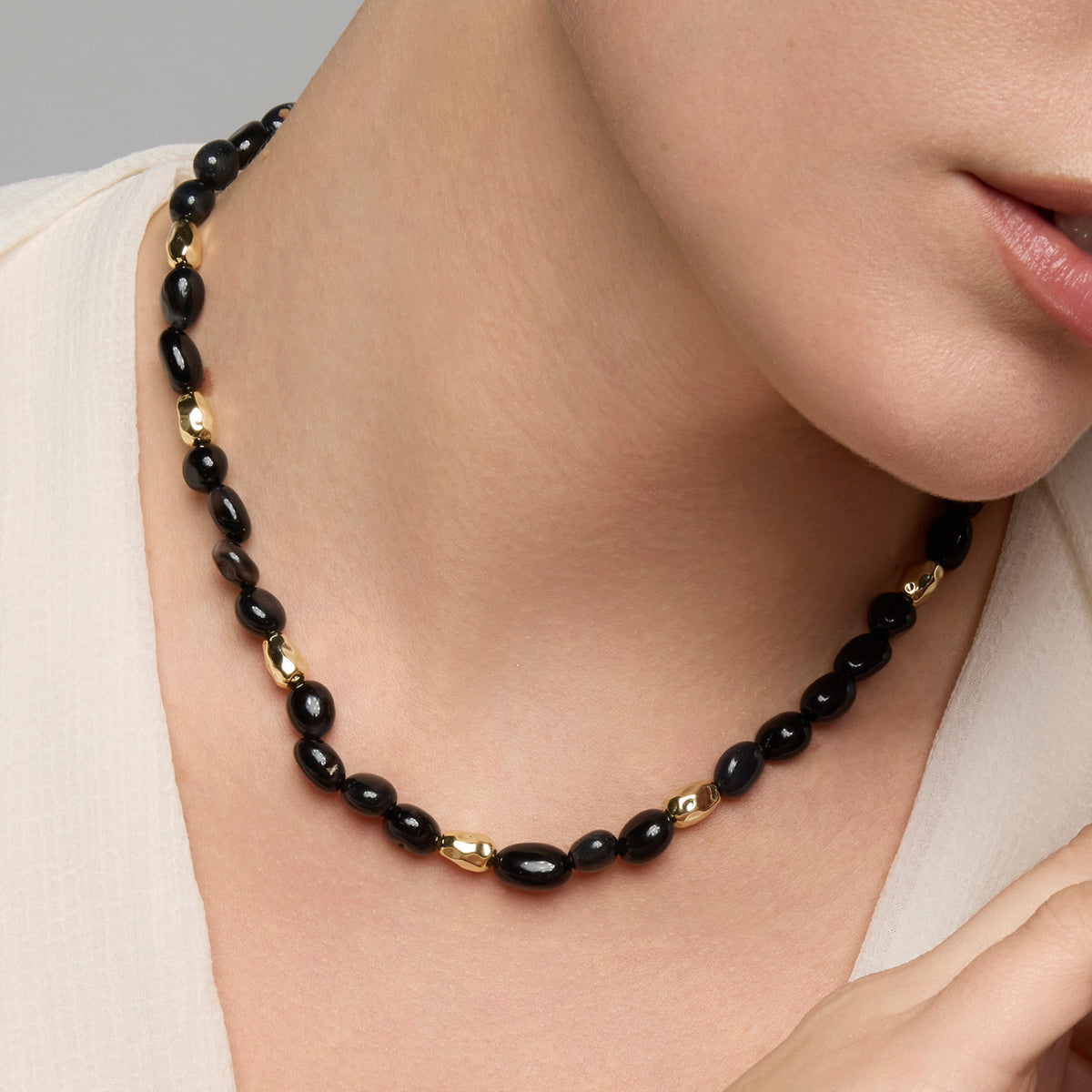 Collar de Plata de Ley 925 y Agata Negra acabado oro amarillo de 18k - Melga