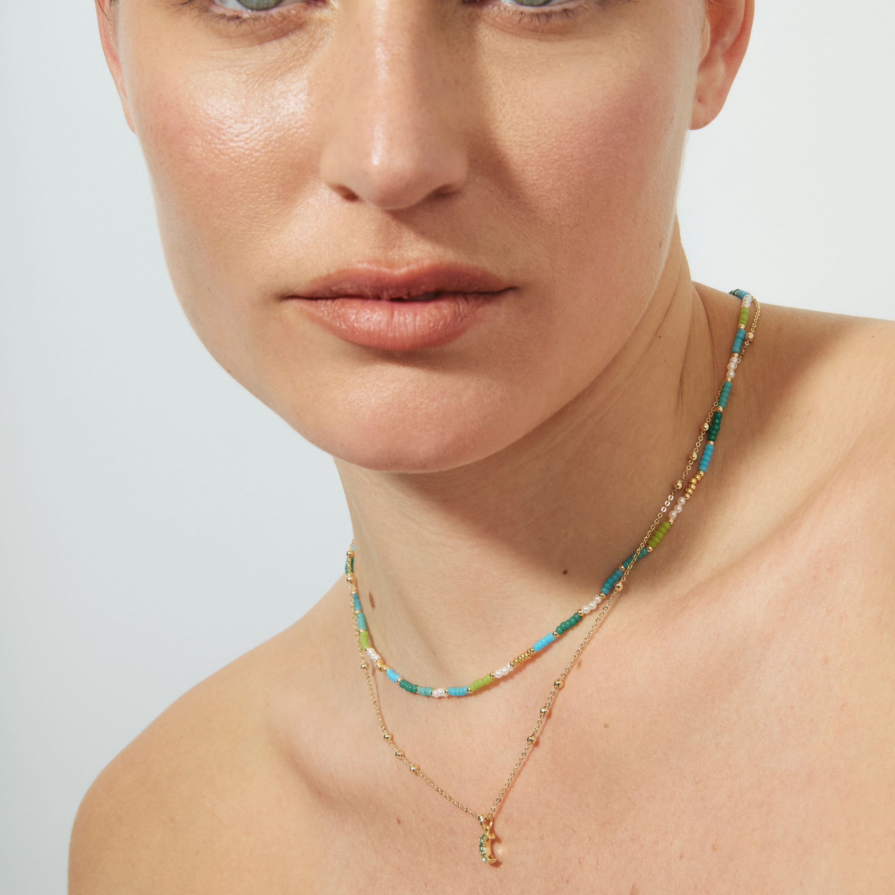 Collar de Plata de Ley 925 y Cristal Verde acabado en oro amarillo de 18k - Likil