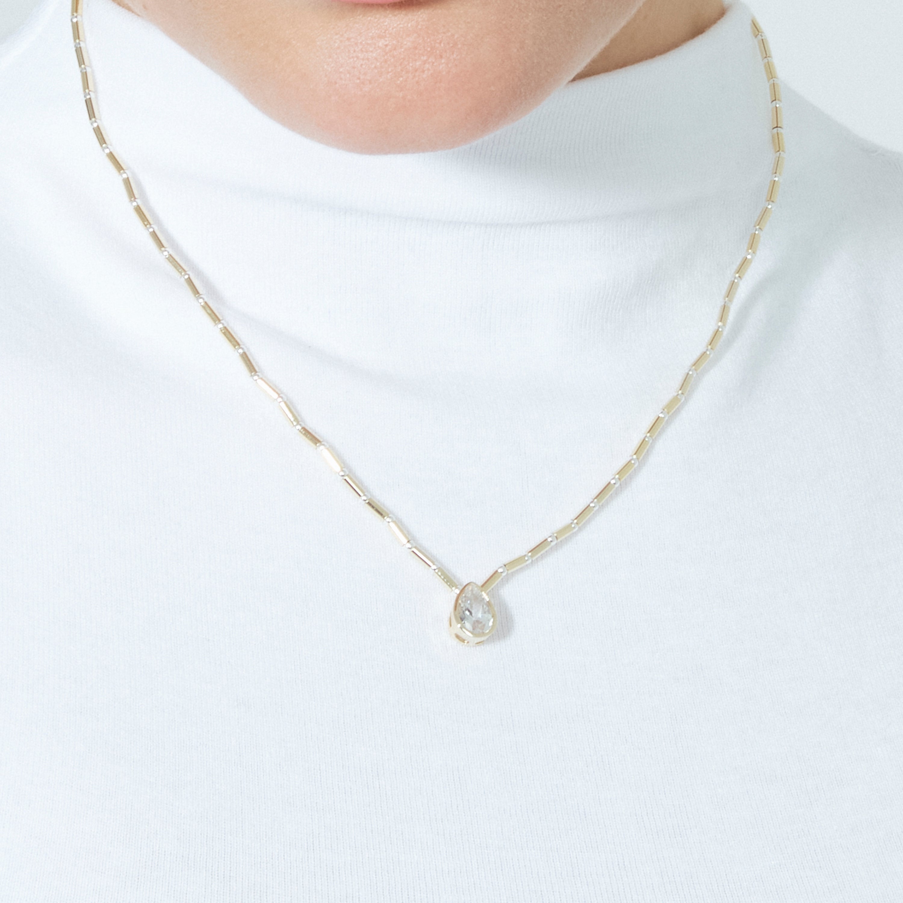 Collar de Plata de Ley 925 y Circonita Brillante acabado en oro amarillo de 18k - Gusva